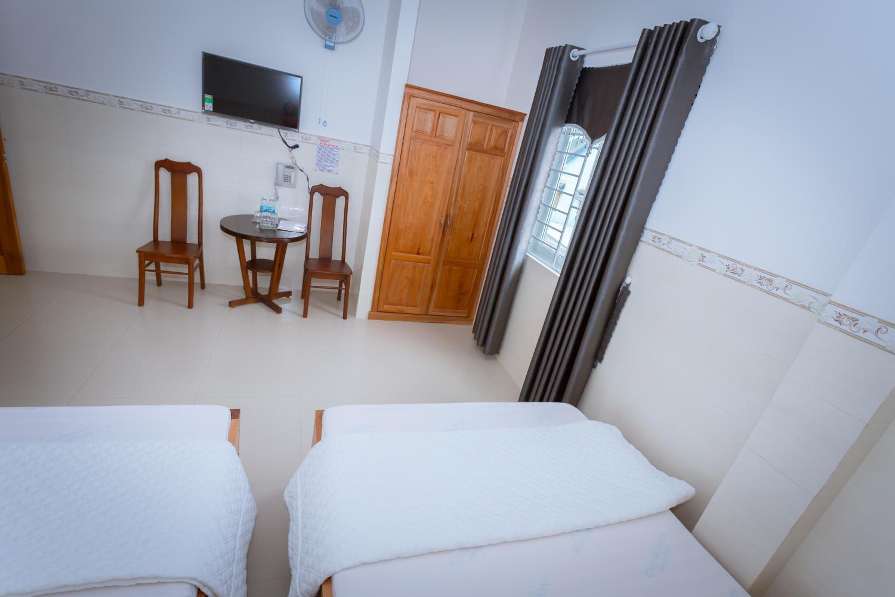 Deluxe Double or Twin Room with Mountain View photo 3