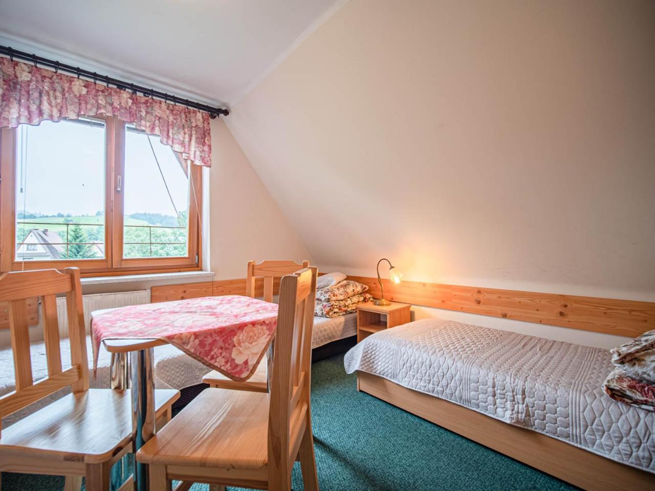 Quadruple Room with Shared Bathroom photo 2
