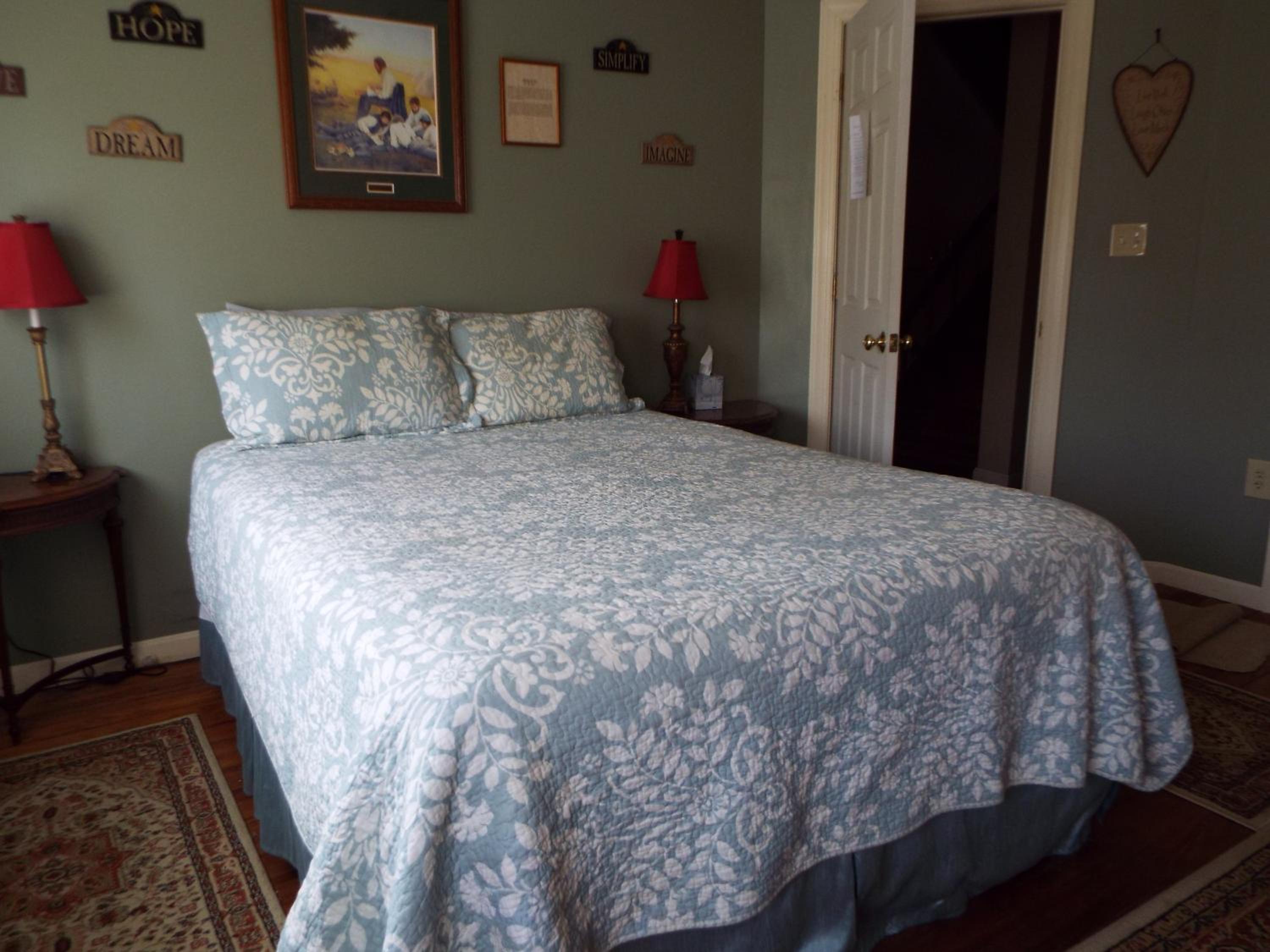 Queen Room photo 3