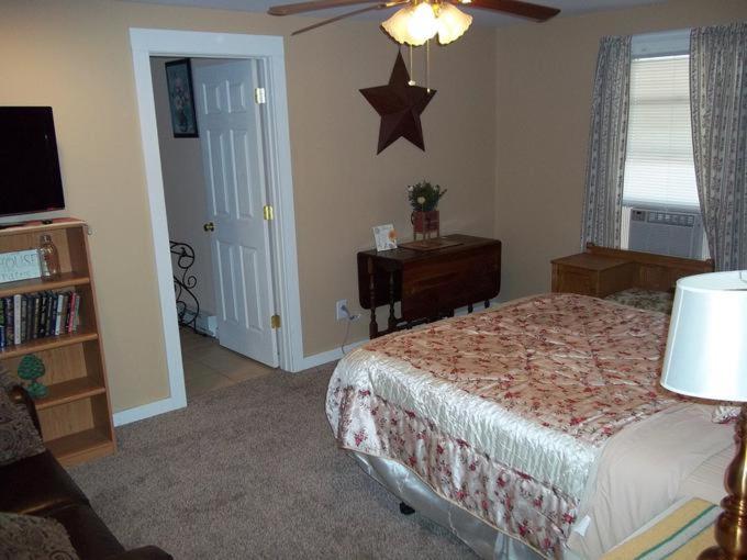 Double Room with Private Bathroom photo 1