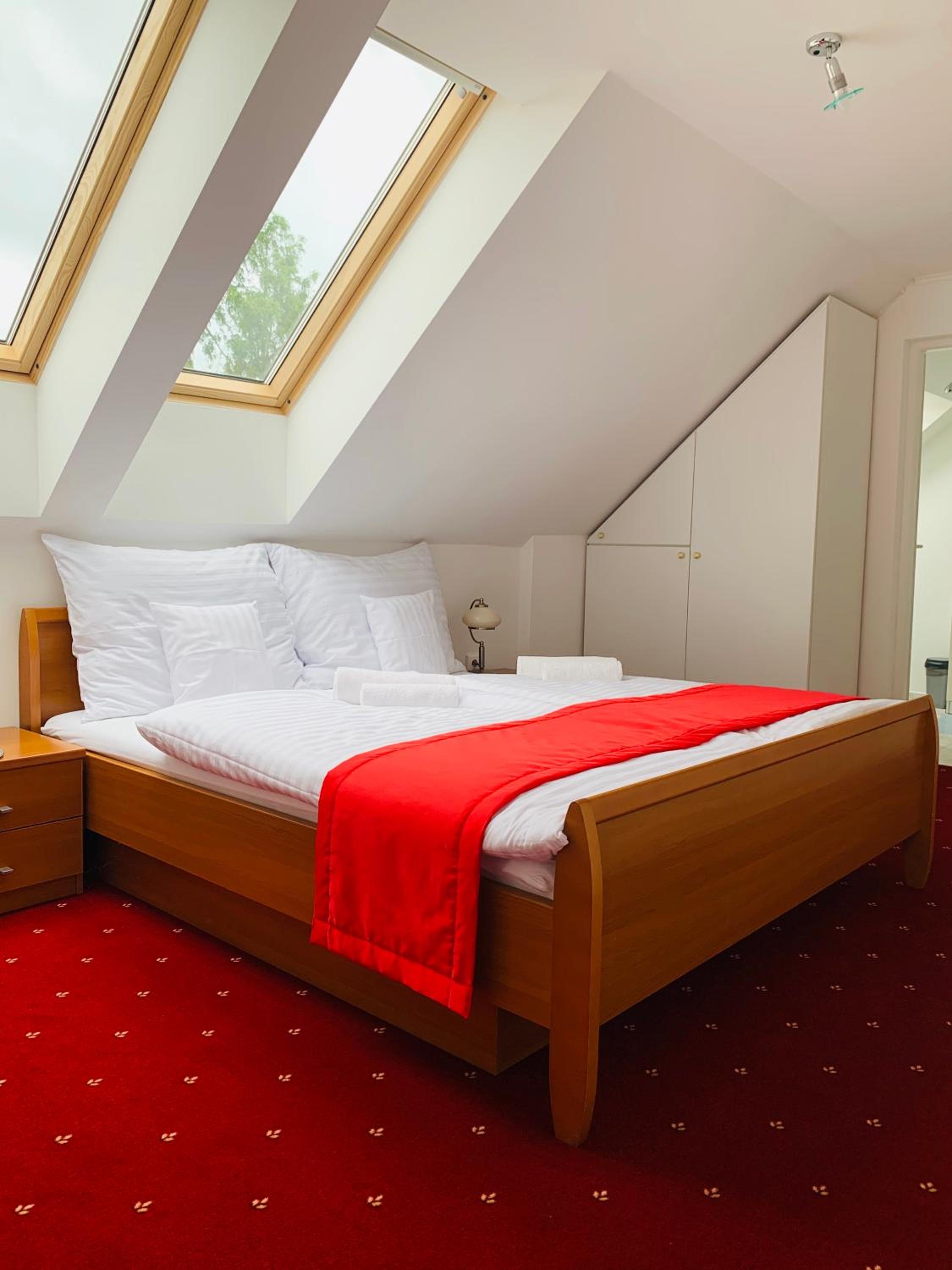 Standard Double Room - Photo 4