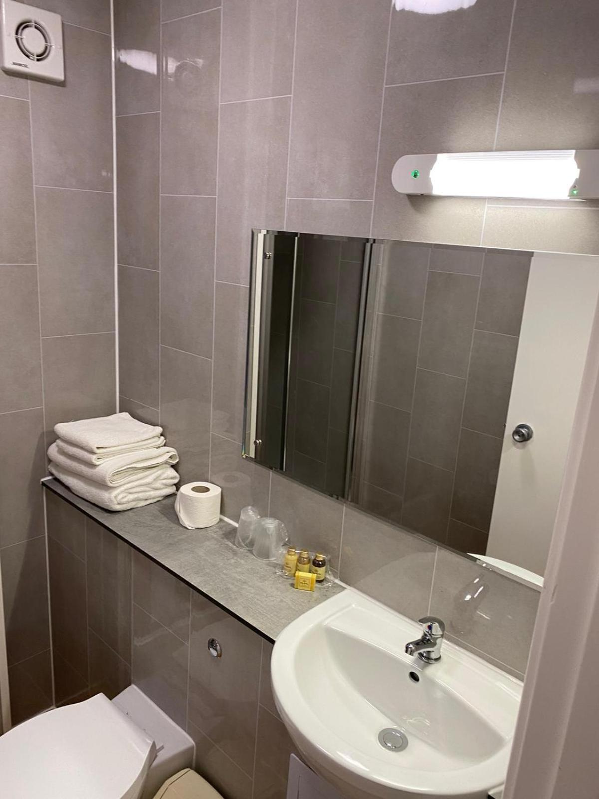 Small Double Room (Located in Annex Building) - Photo 5
