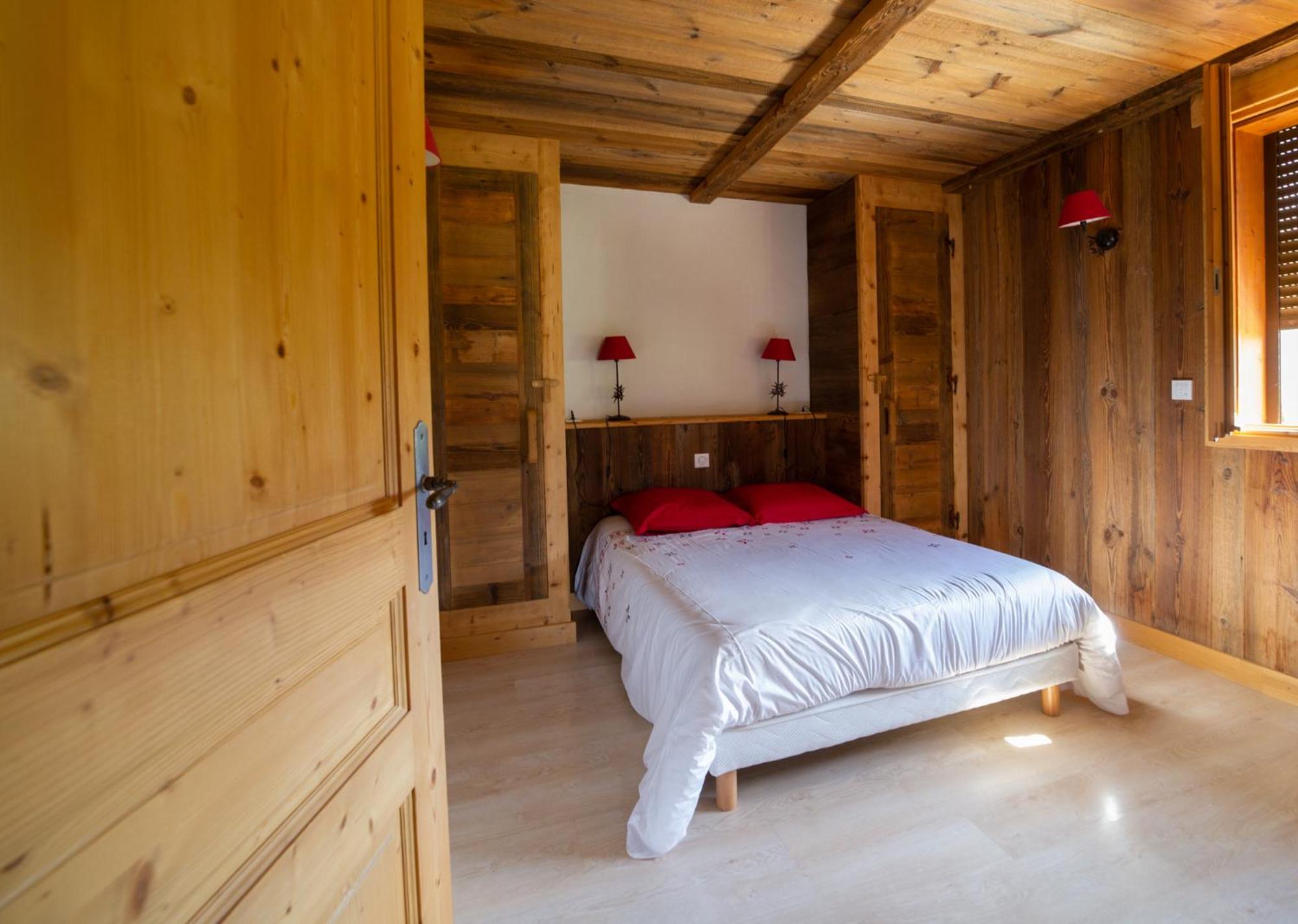 Two-Bedroom Apartment (4 Adults) Le Lys Martagon  photo 3