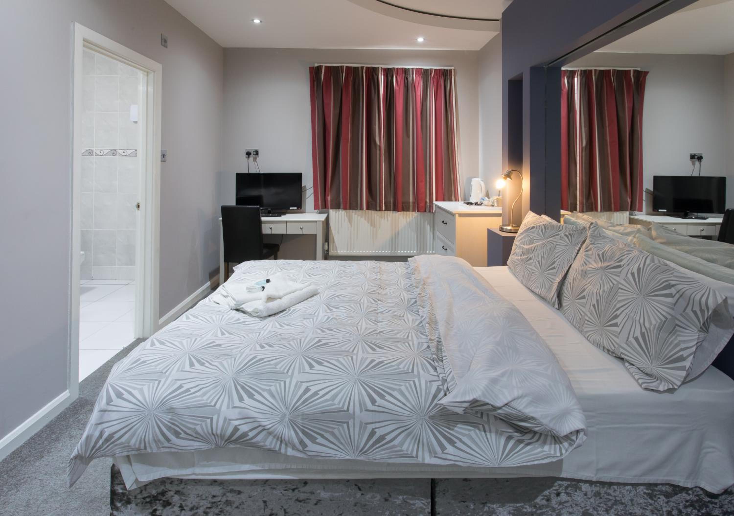 Double Room with Private Bathroom photo 2