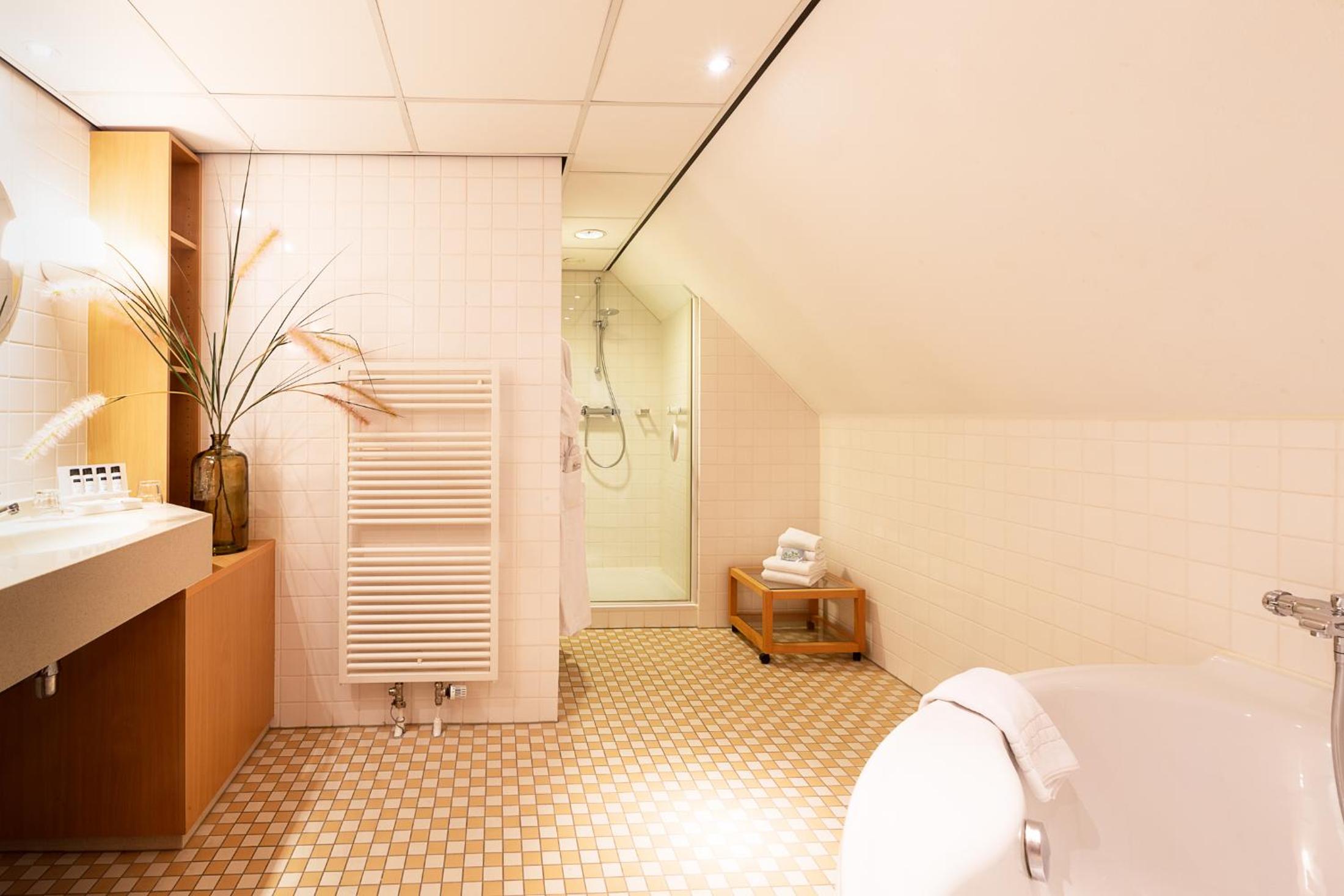 Suite - Photo 4