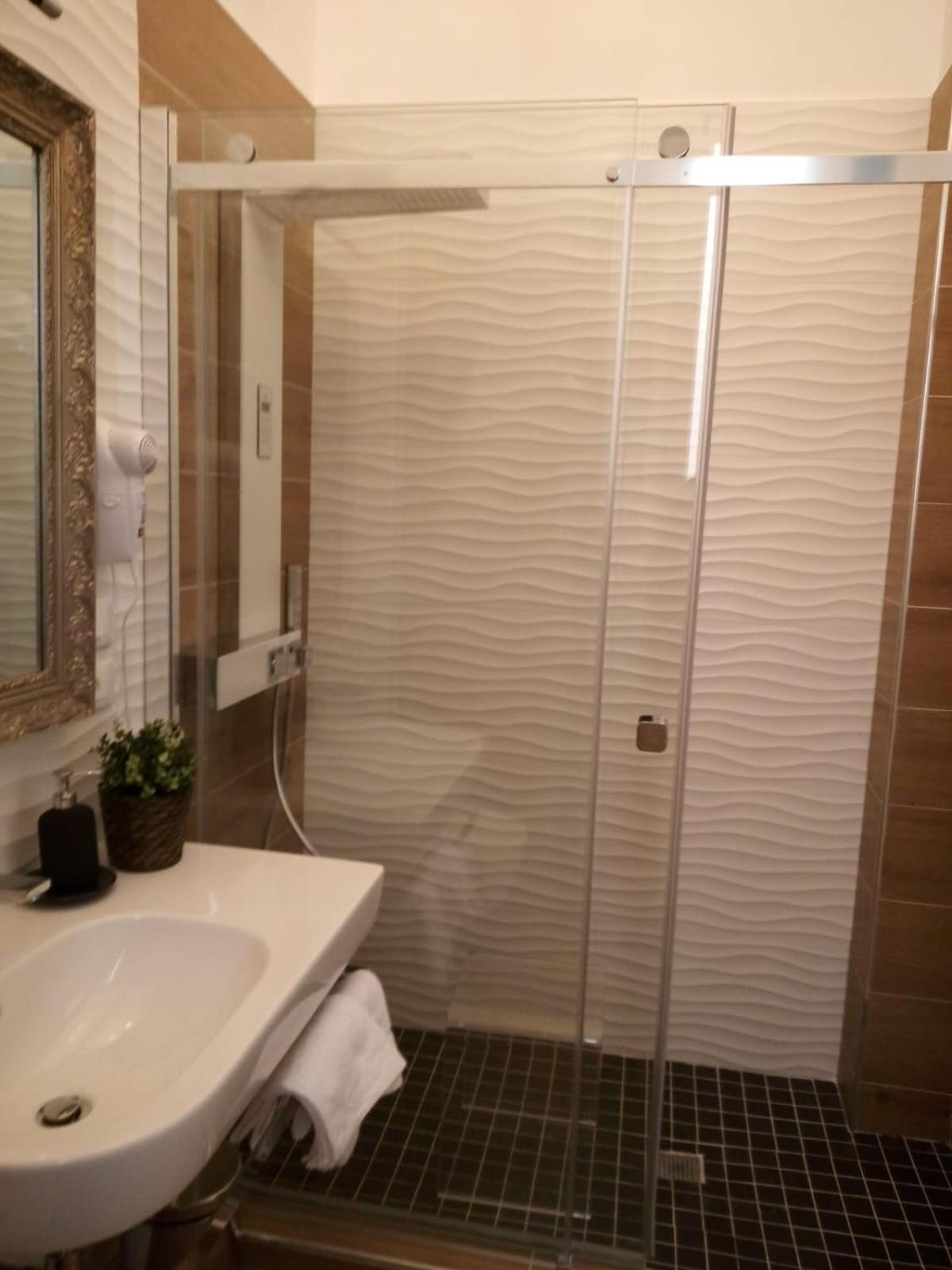 King Suite with Spa Bath