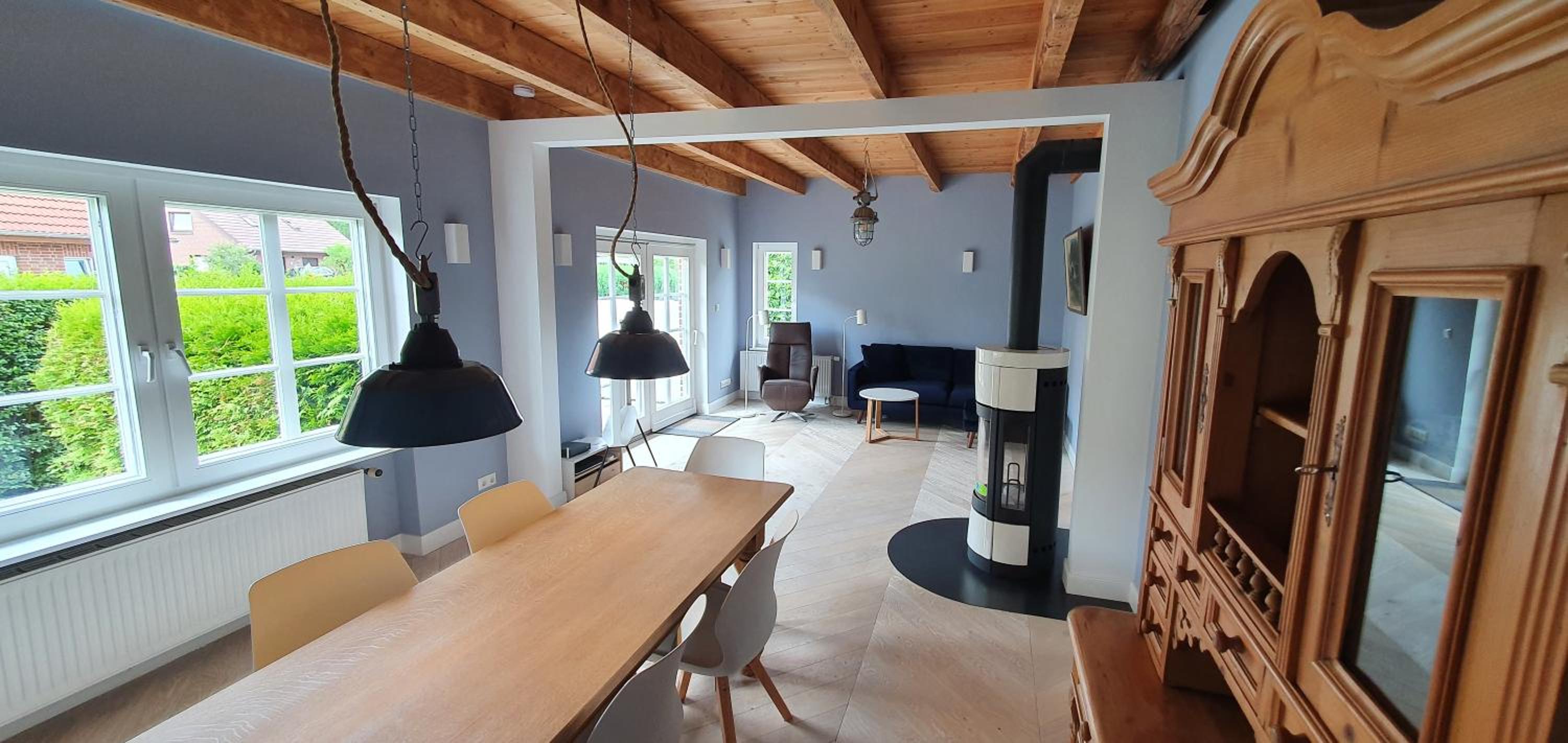 Three-Bedroom House photo 3