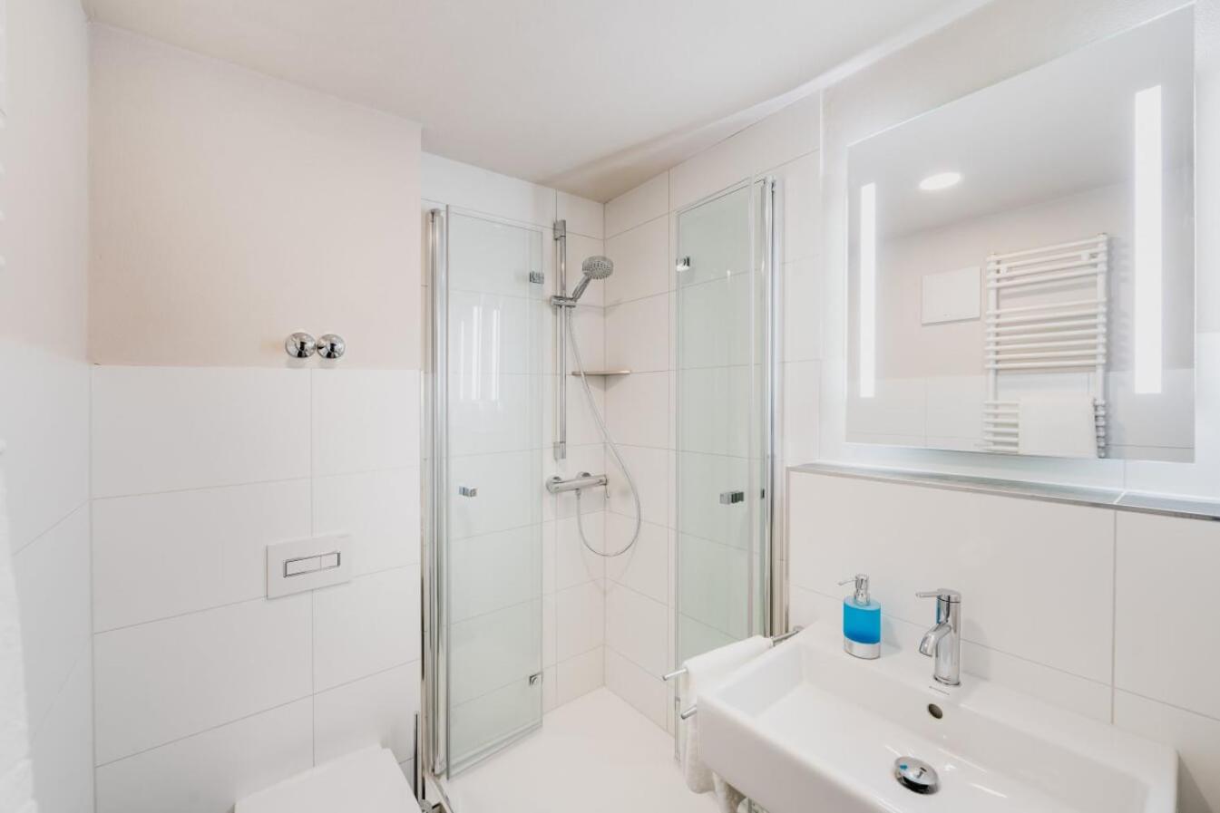Budget Double Room - Photo 4