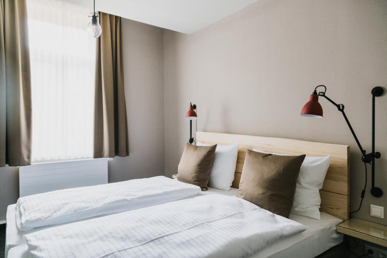 Budget Double Room - Photo 3
