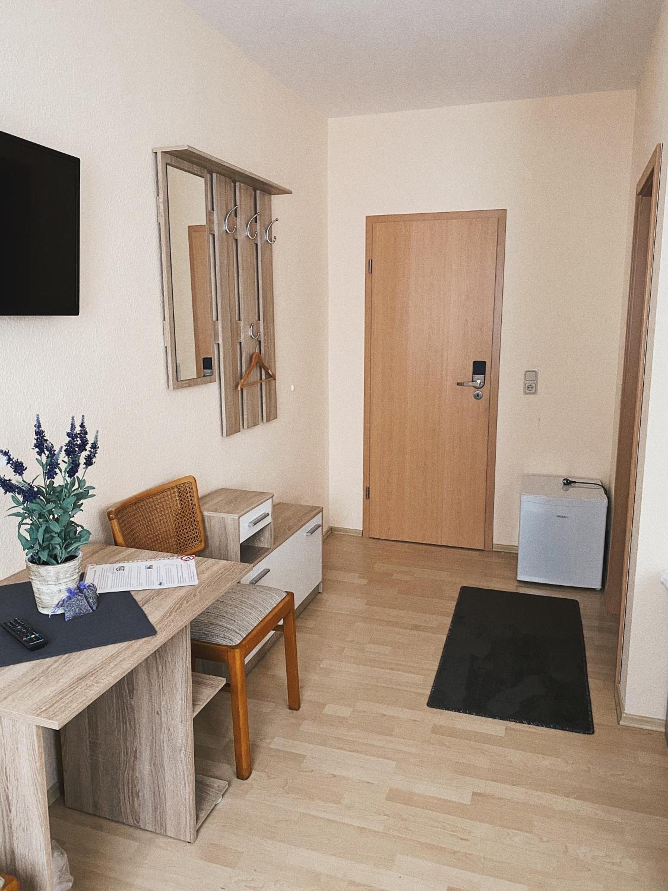 Double Room with Private Bathroom - Photo 5