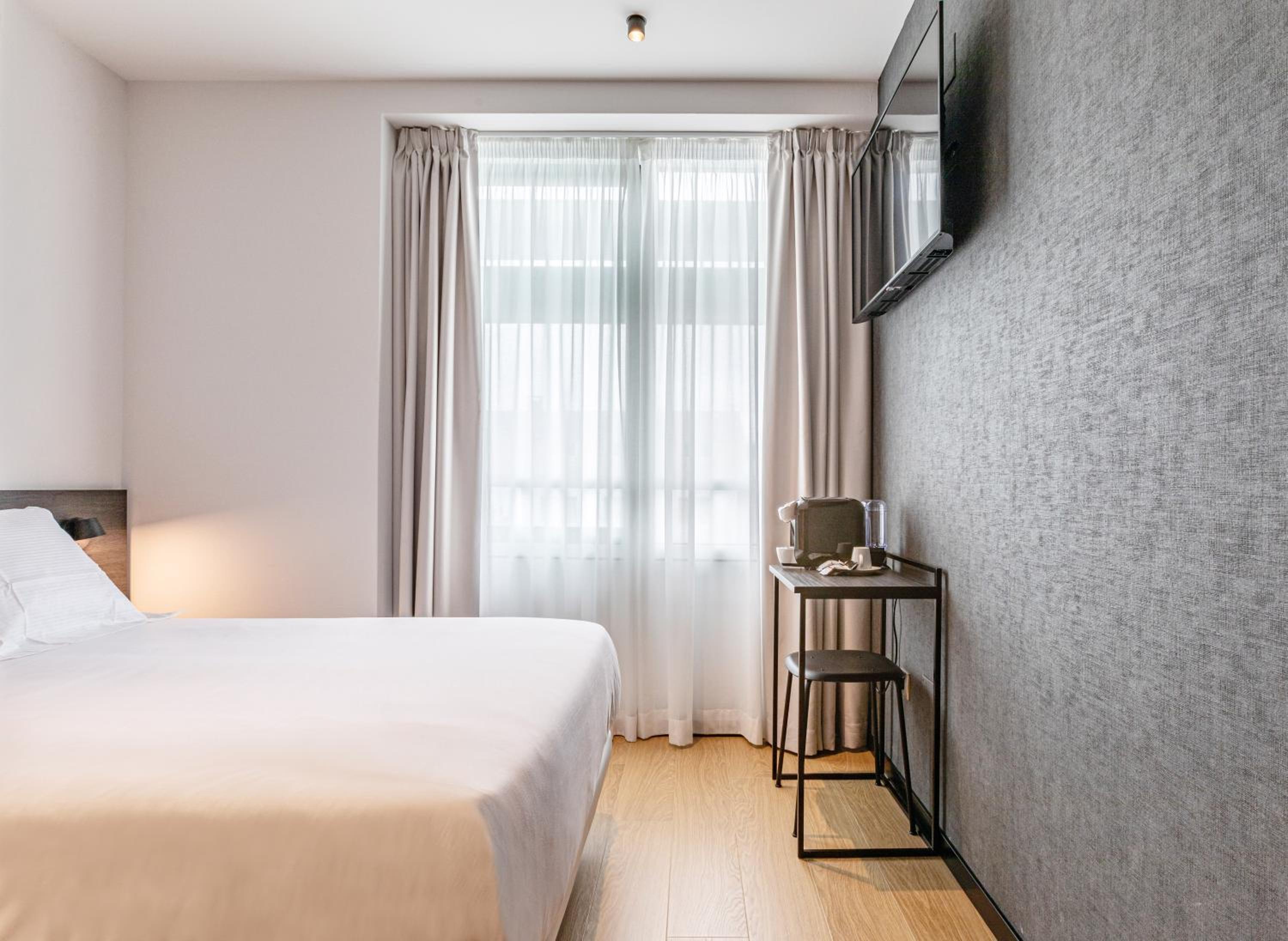 Double Room - Photo 2