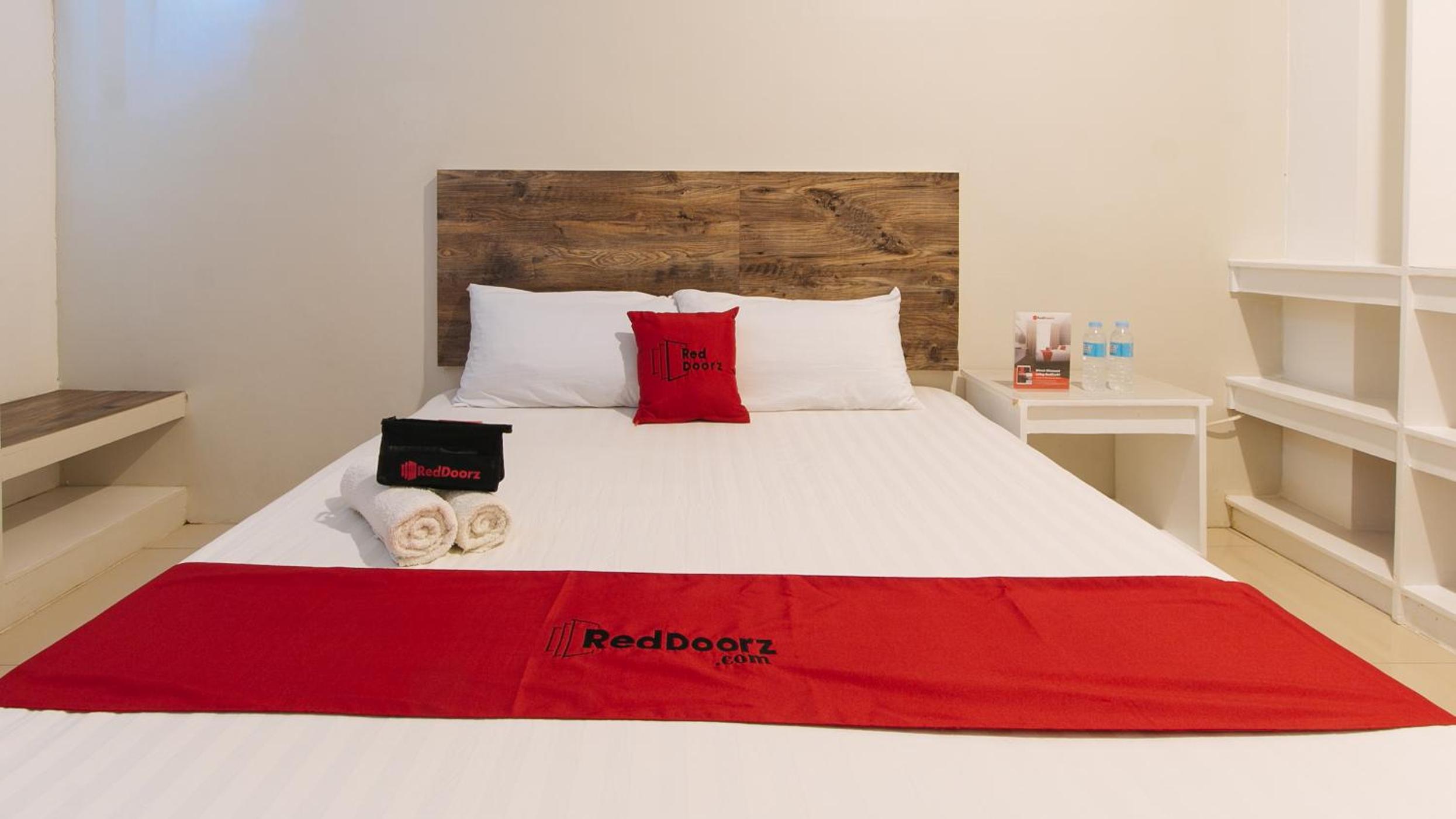 Standard Double Room - Photo 9
