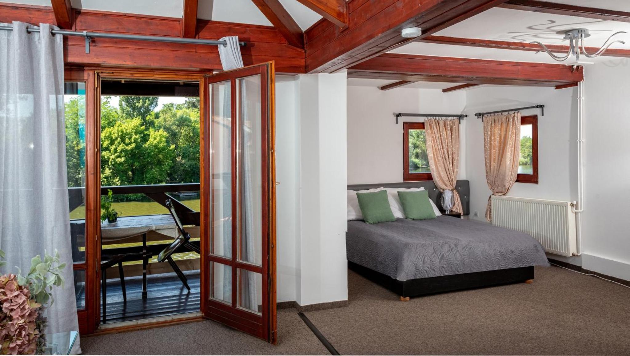 Double Room with Balcony photo 1