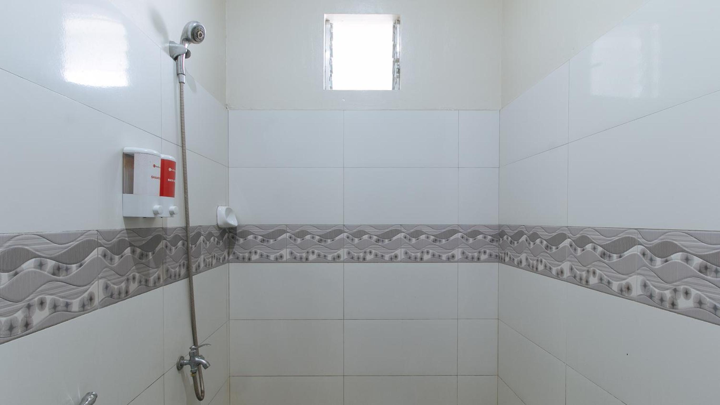 Standard Double Room - Photo 14