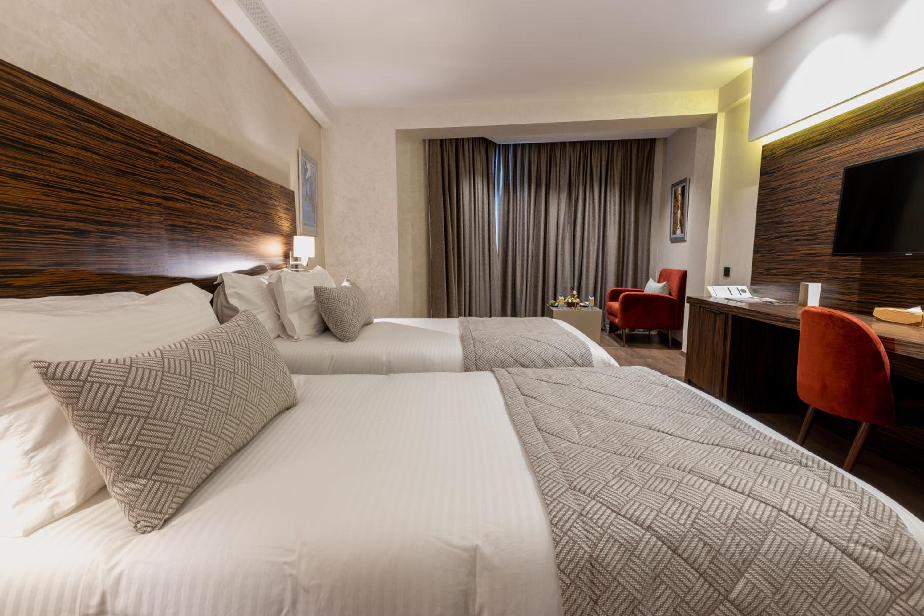 Deluxe Room - Photo 2