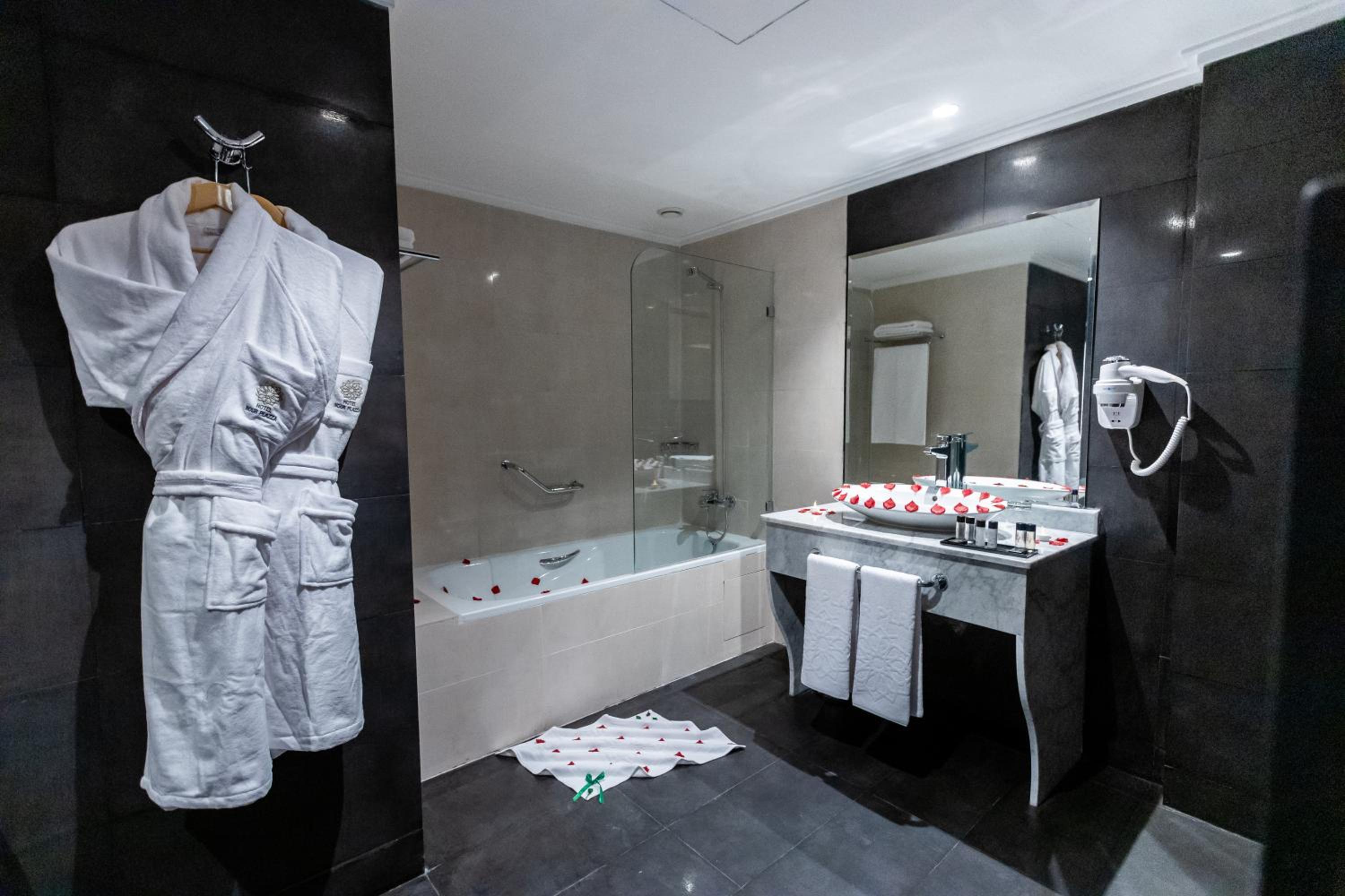 Junior Suite - Photo 13