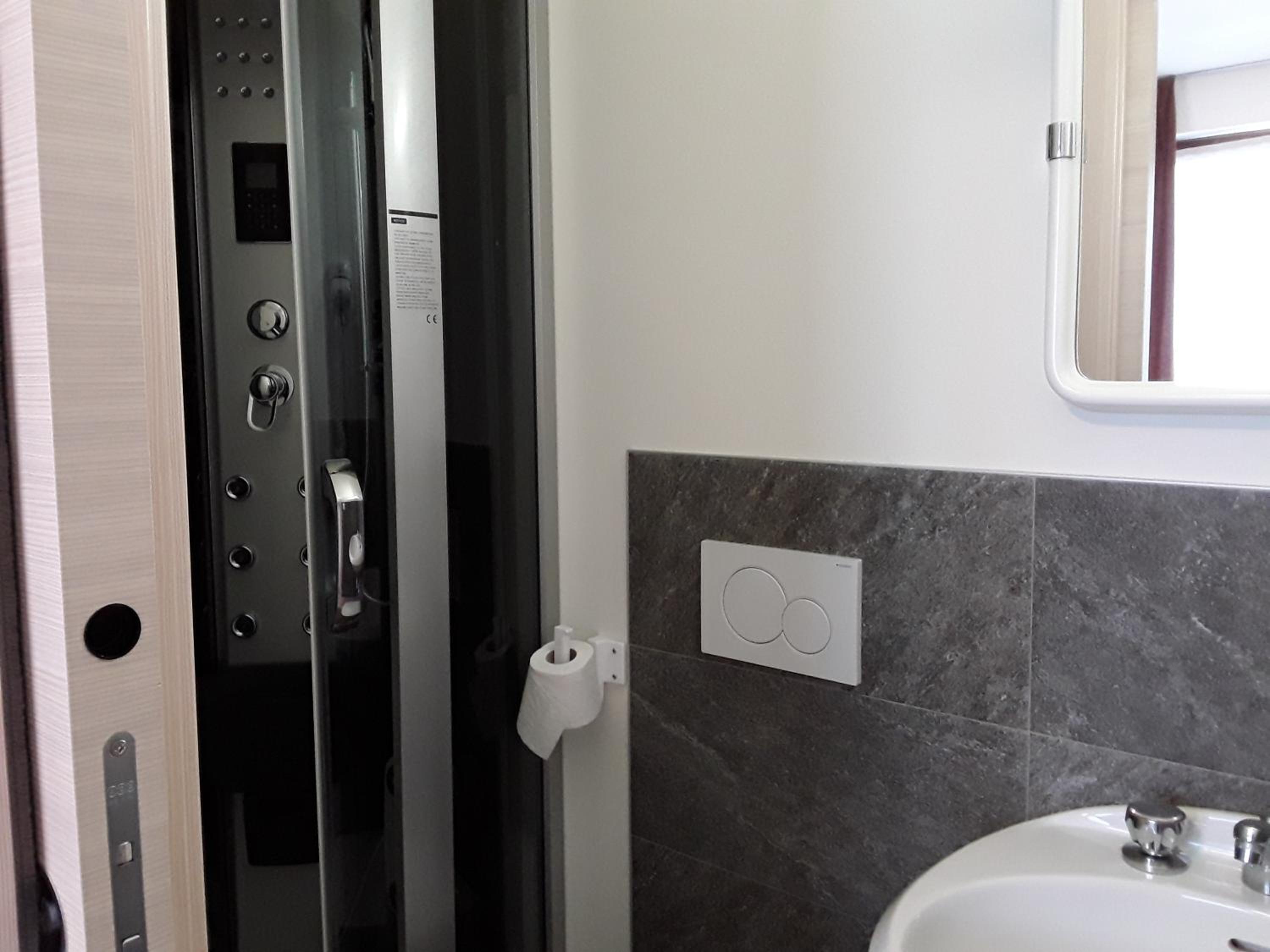 Double Room - Photo 3