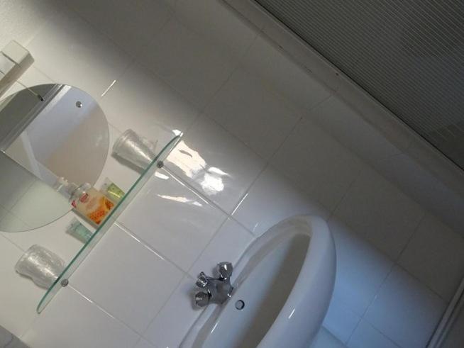 Twin Room with Shower photo 2