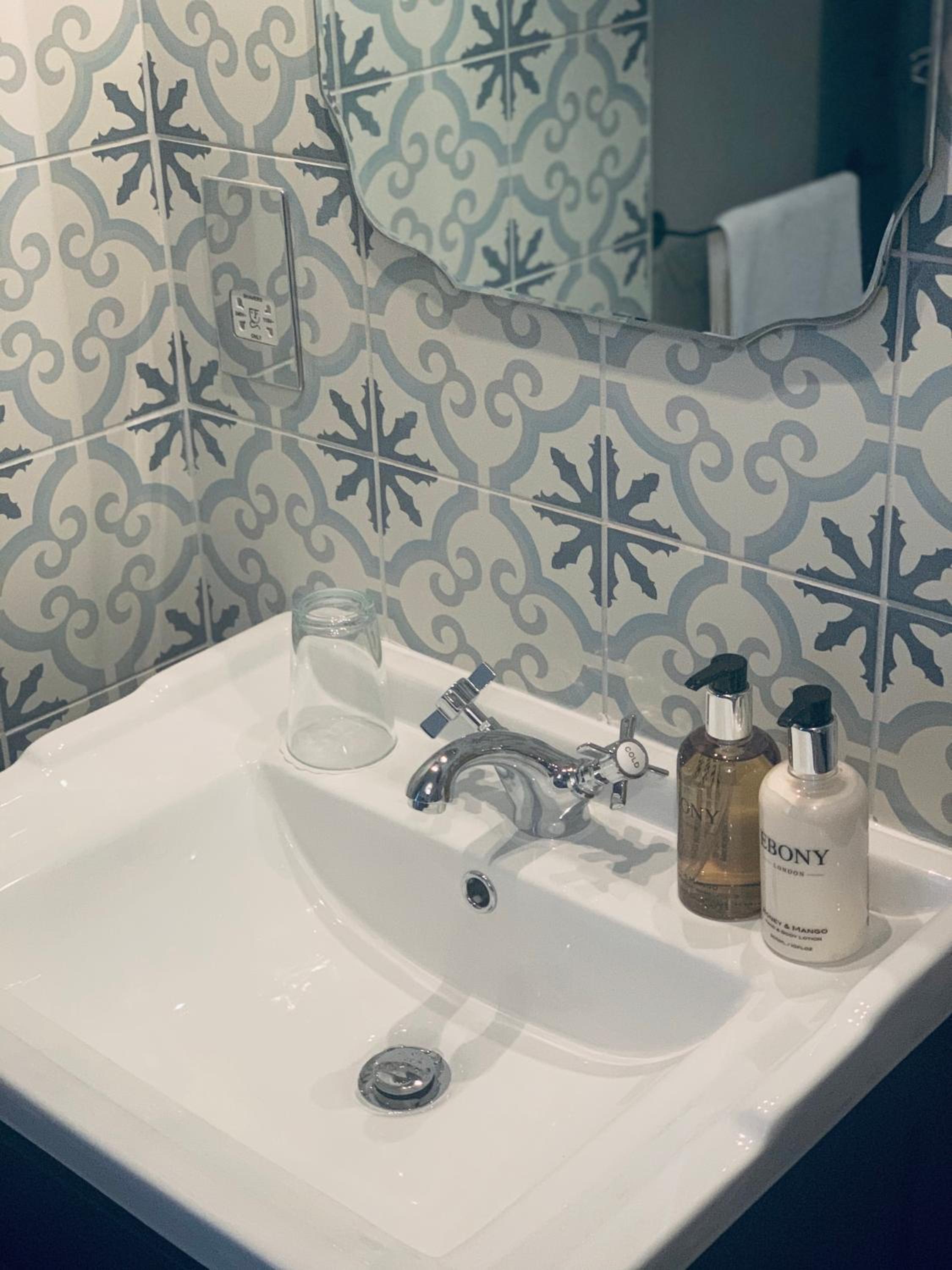 Single Room with Shower photo 3
