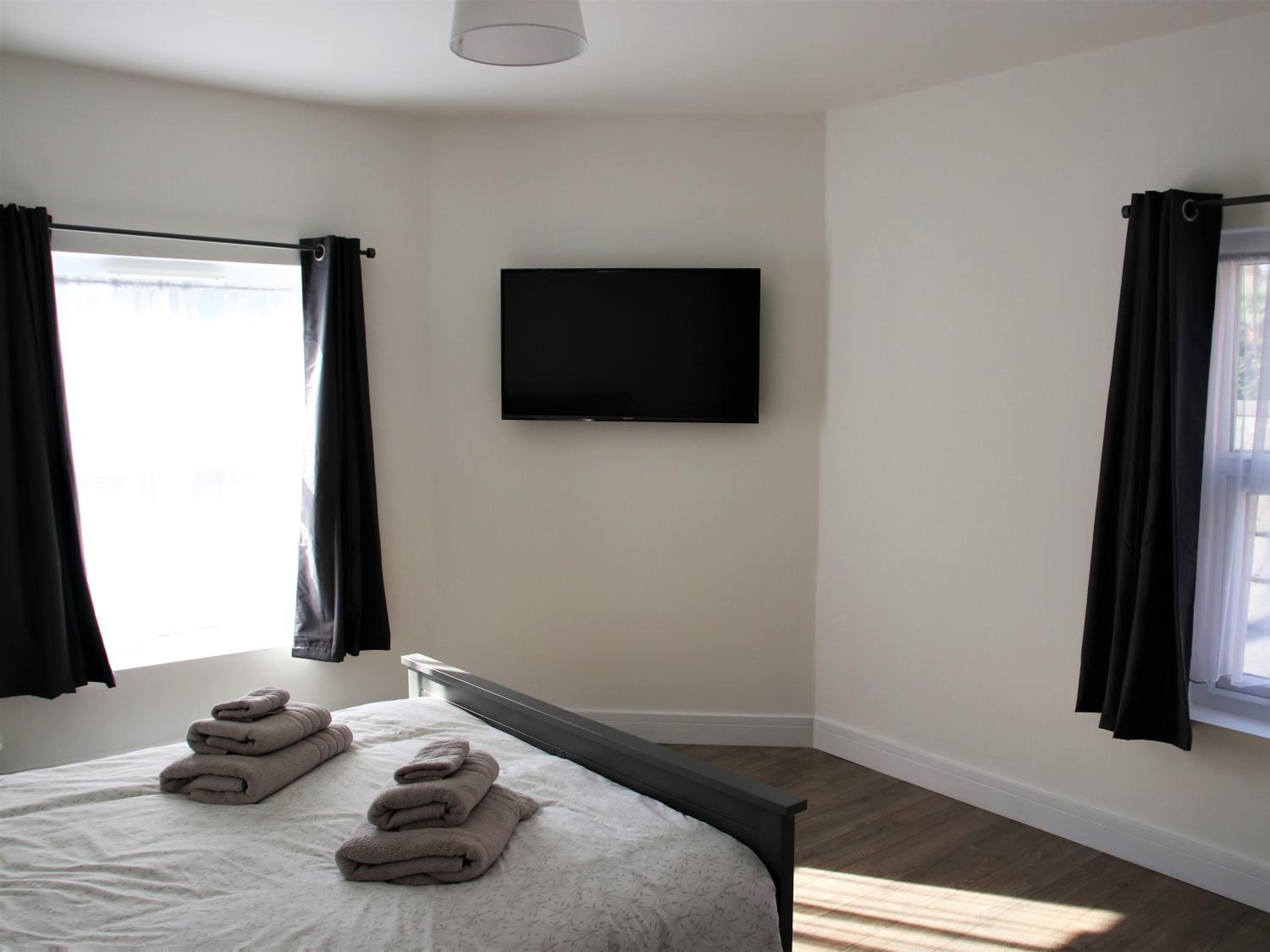 Deluxe Double Room with Shower - Photo 1