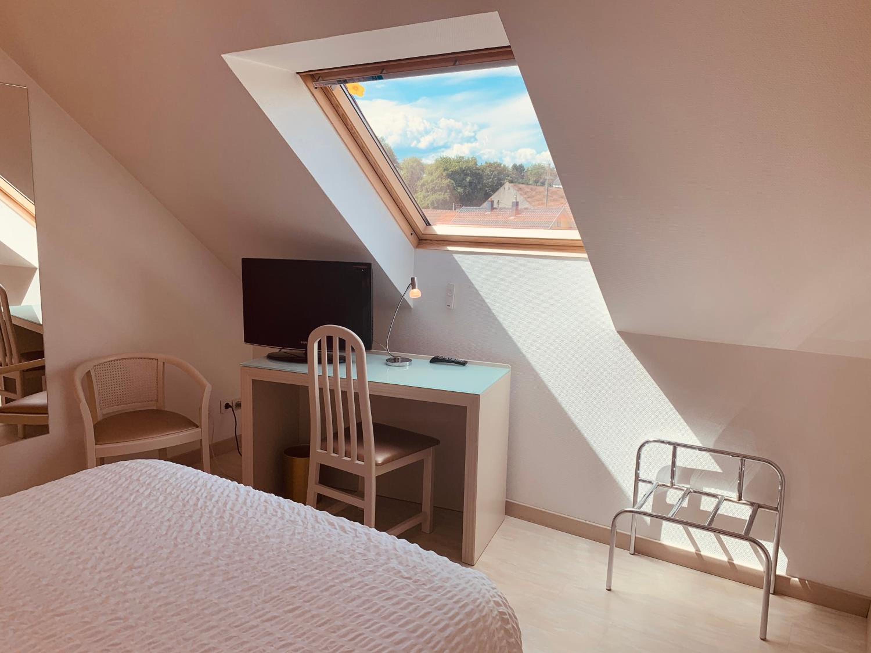 Standard Double or Twin Room photo 1