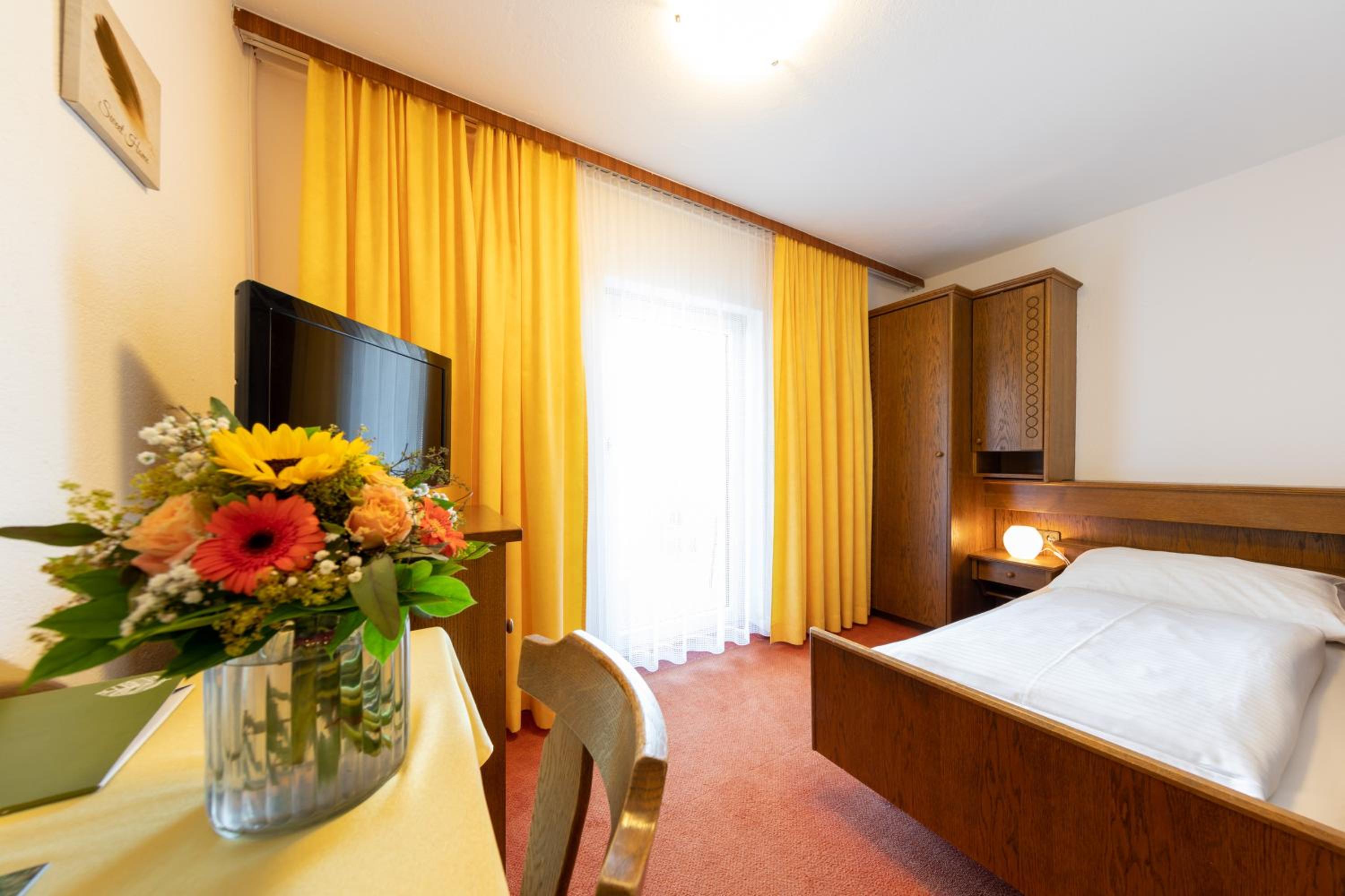 Single Room with Balcony photo 1