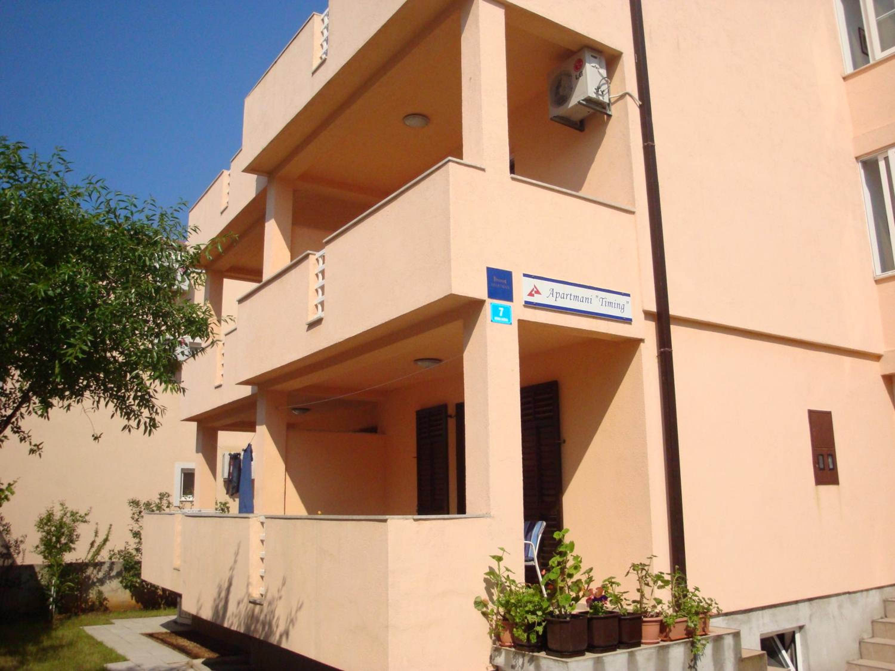 Studio with Balcony - Photo 18