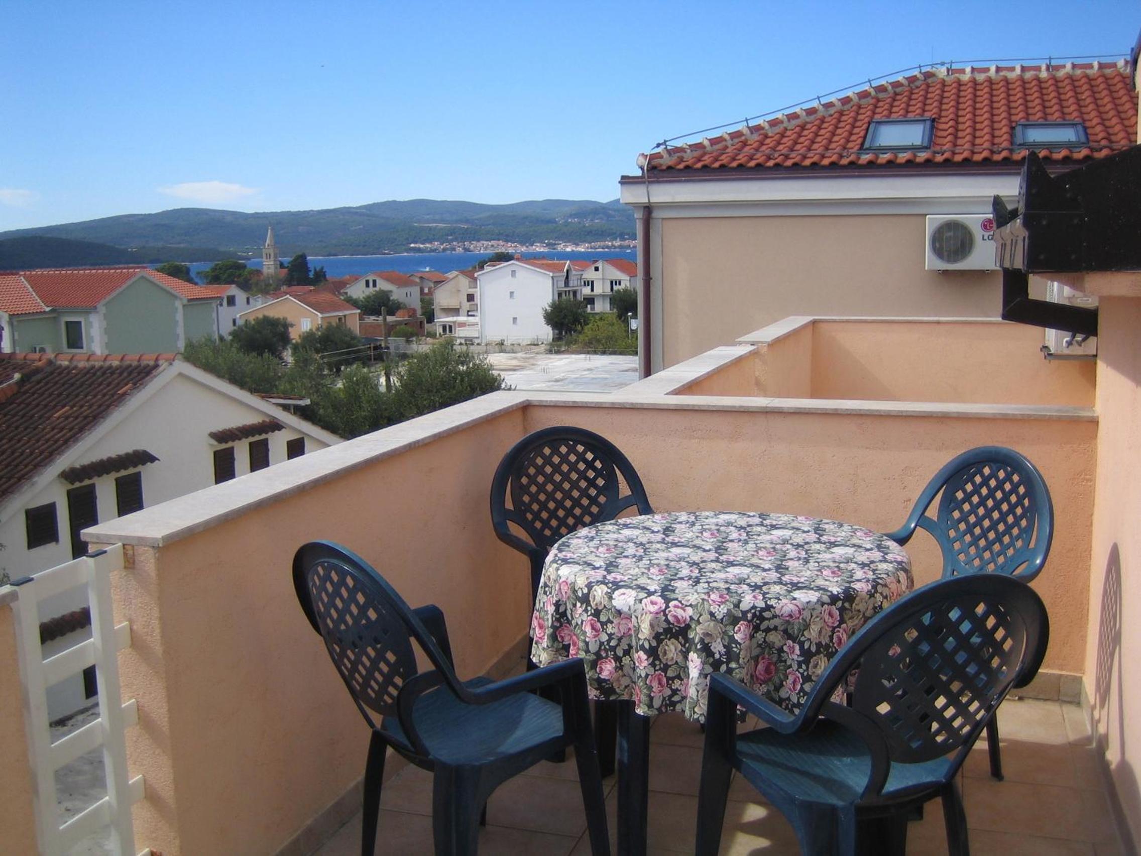 Studio with Balcony - Photo 13