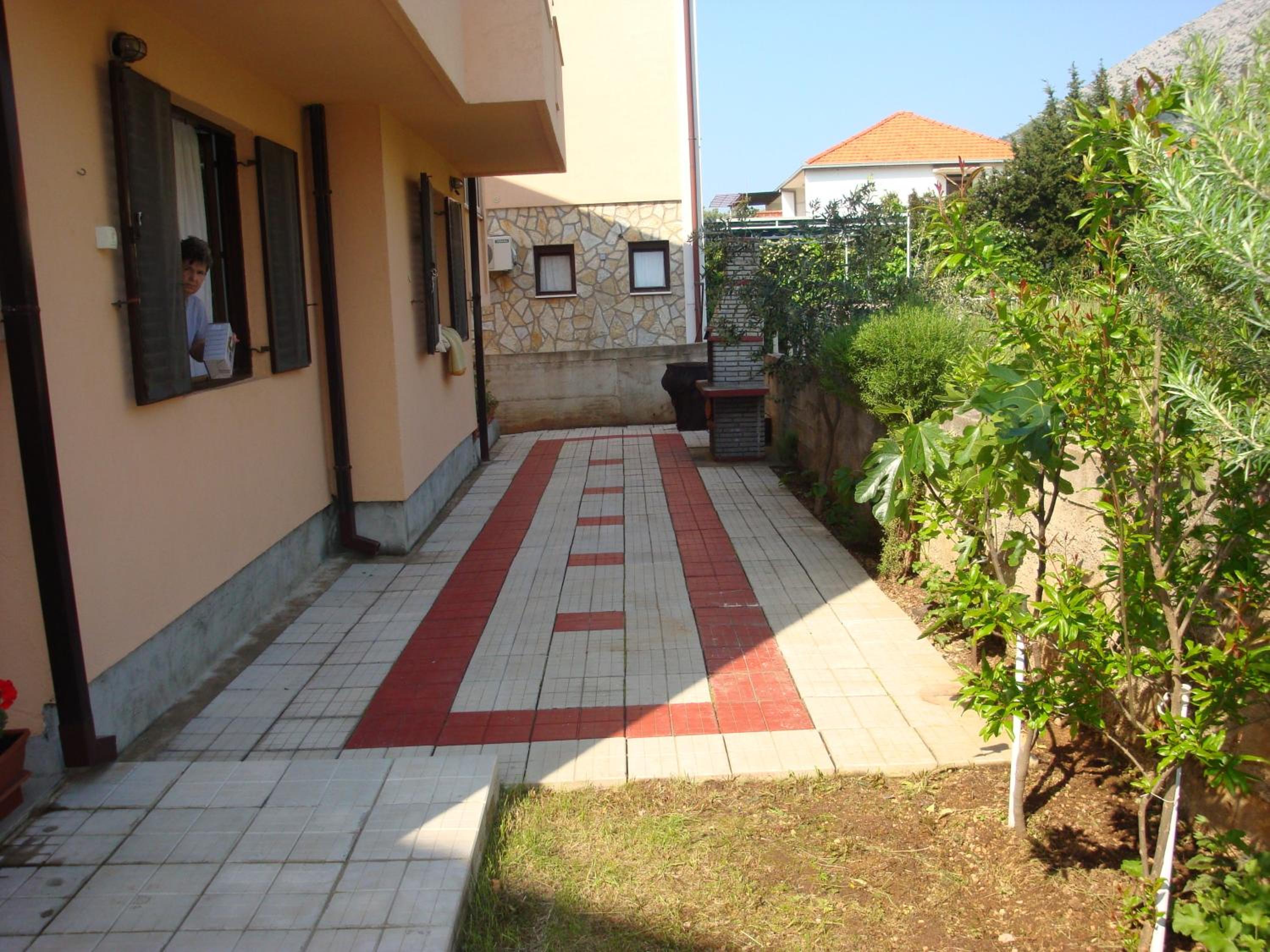 Studio with Balcony - Photo 8
