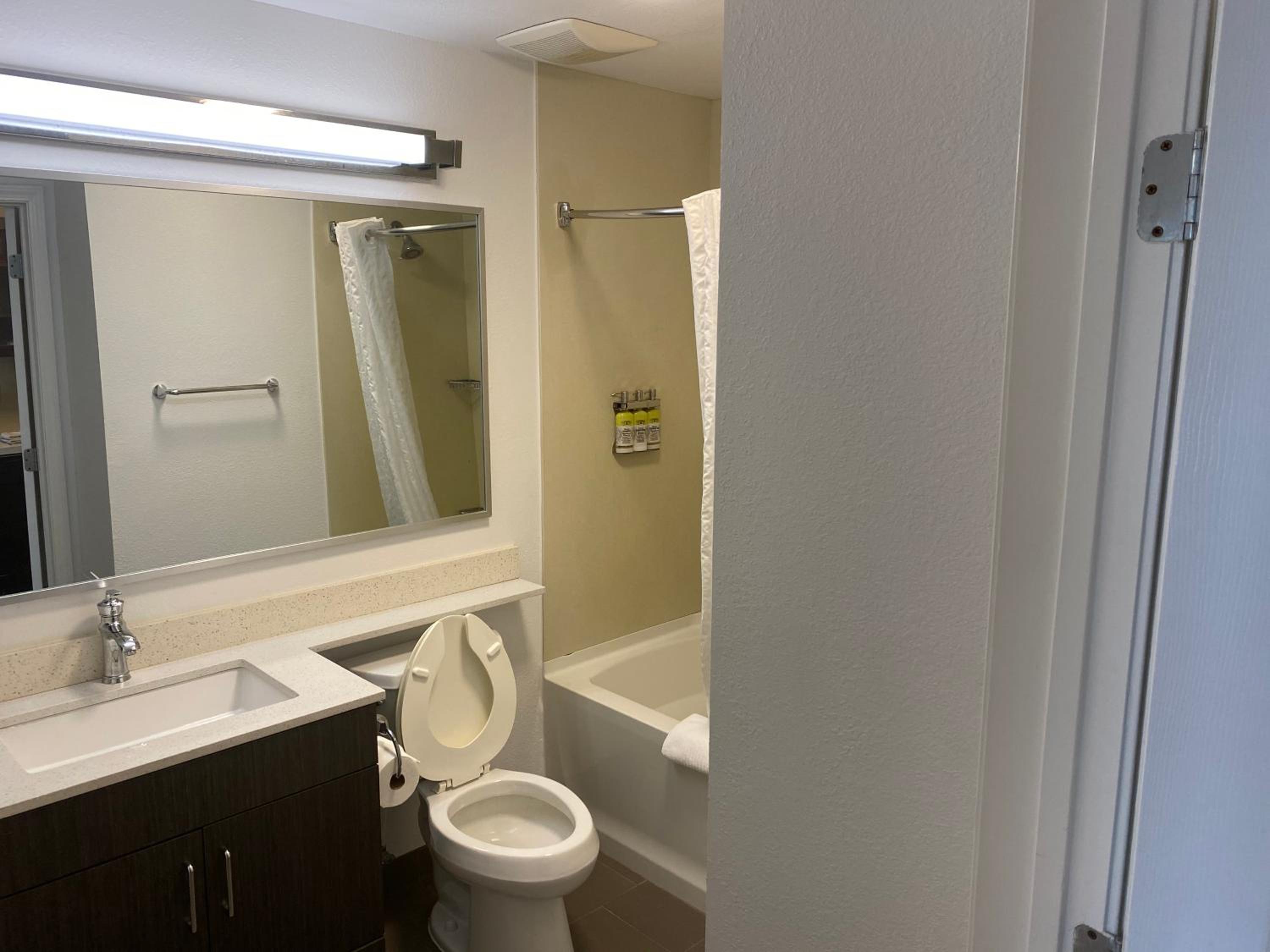 Studio Suite - Photo 2