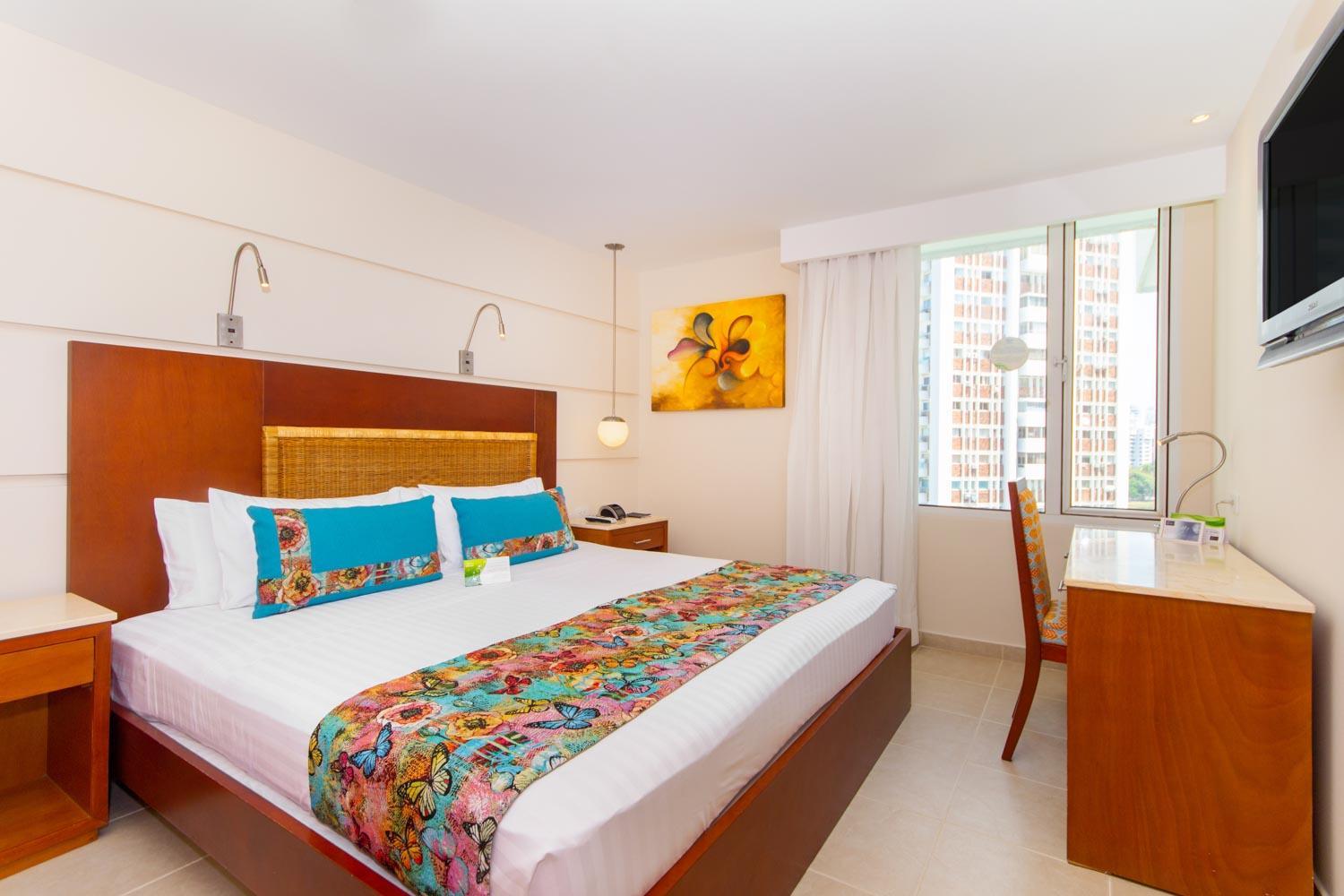 King Junior Suite with City View - Photo 1