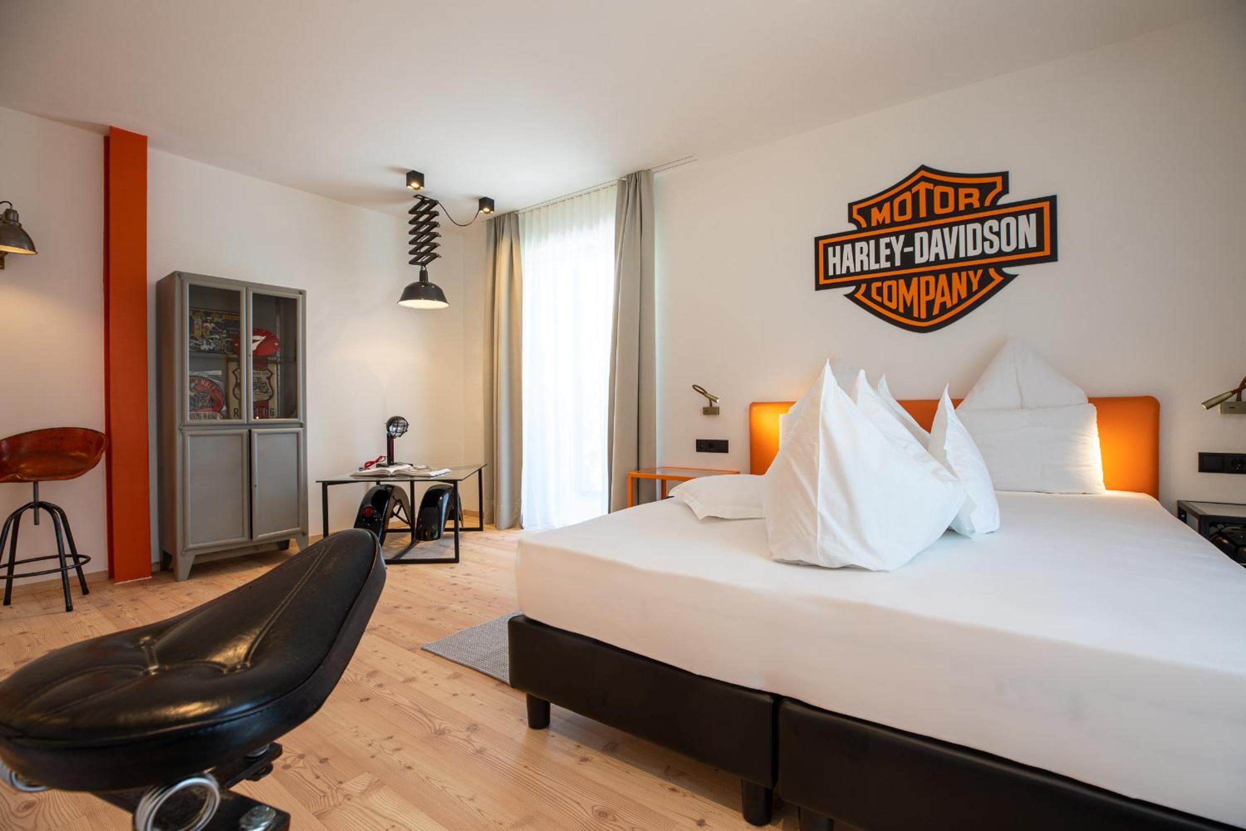 Deluxe Double Room with Mountain View