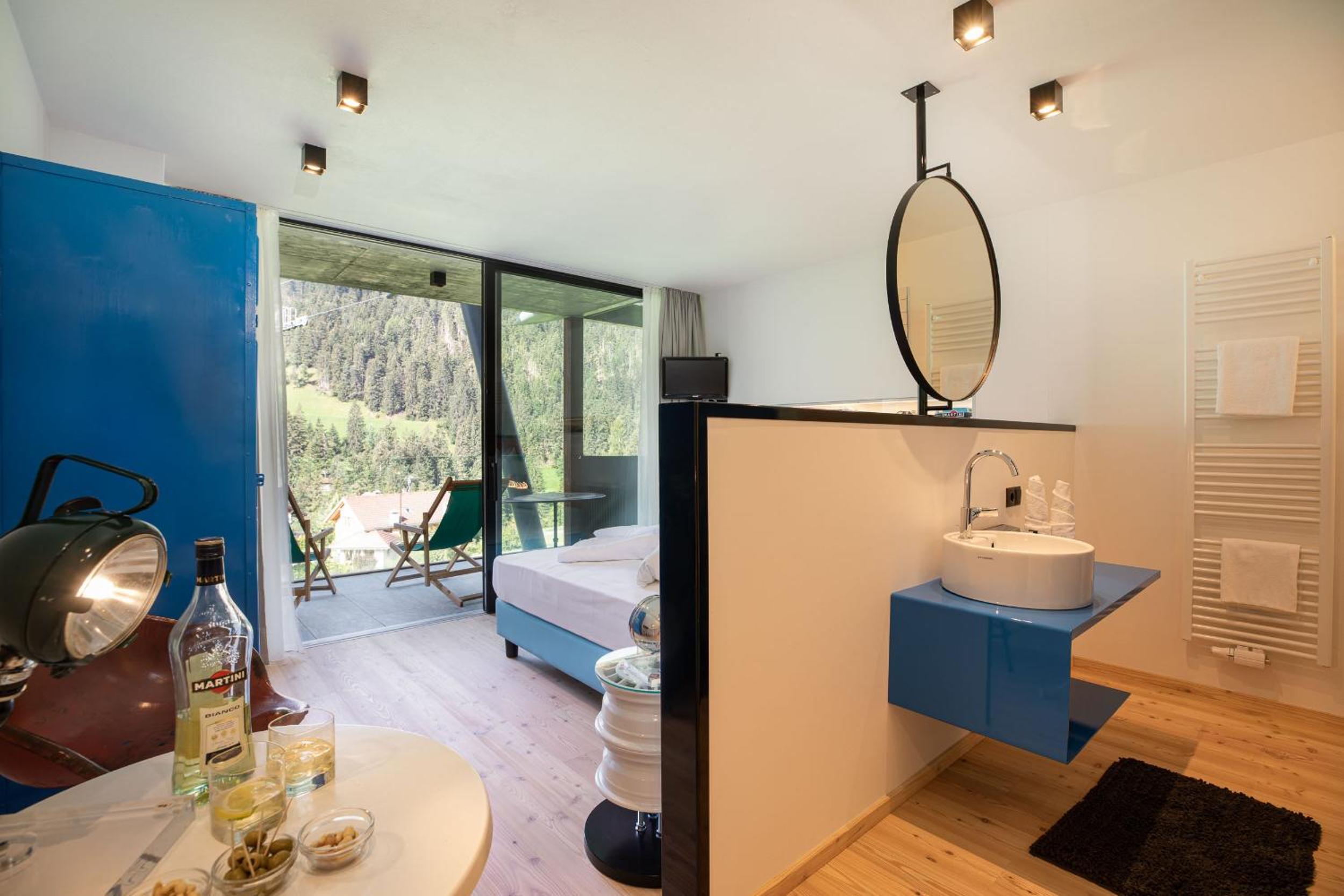 Deluxe Double Room with Mountain View