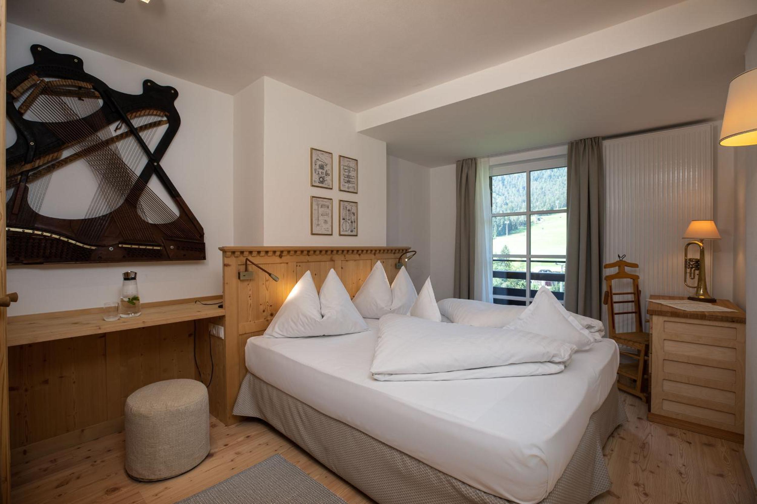 Deluxe Double Room with Mountain View