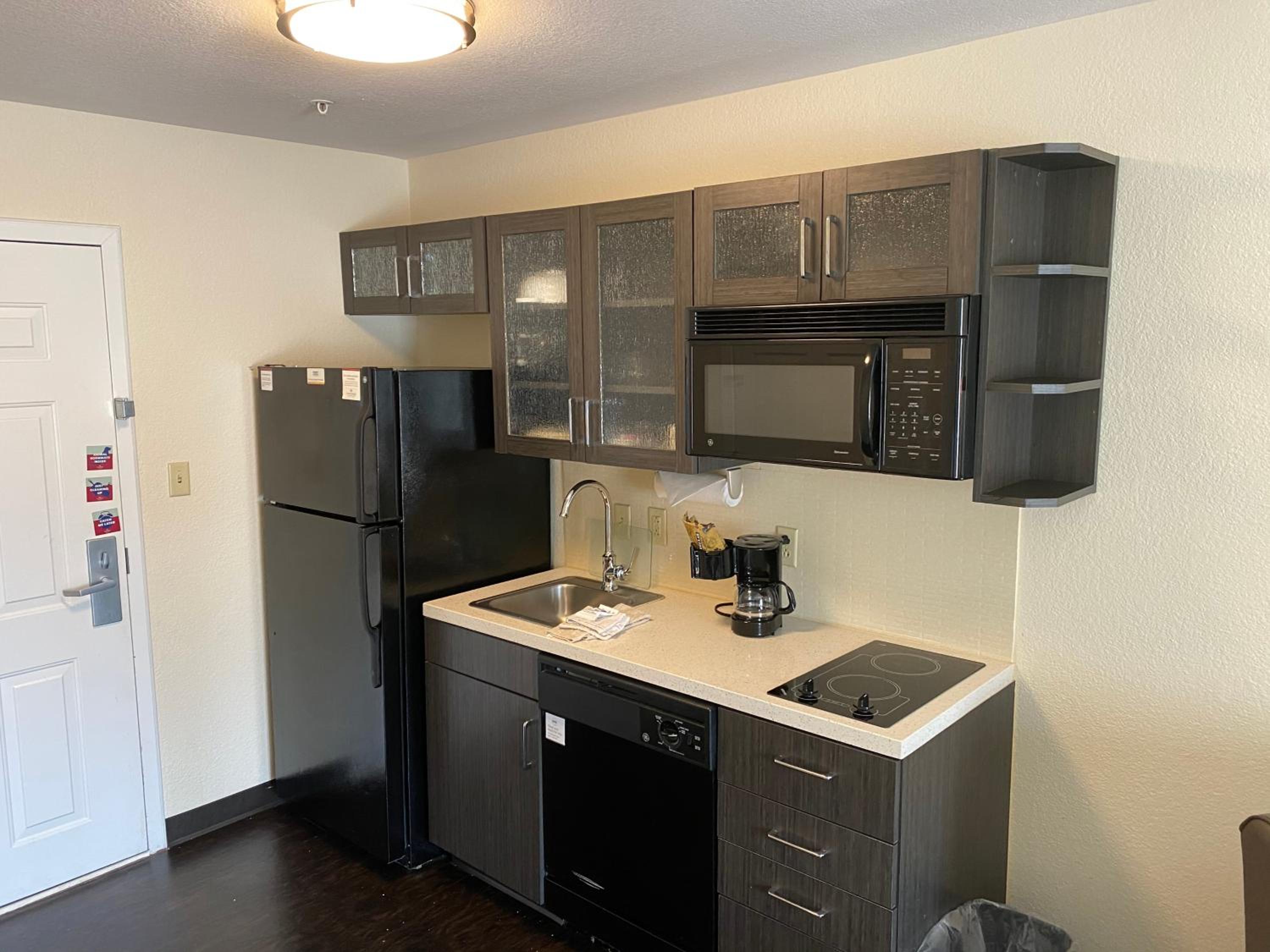 Studio Suite - Photo 1