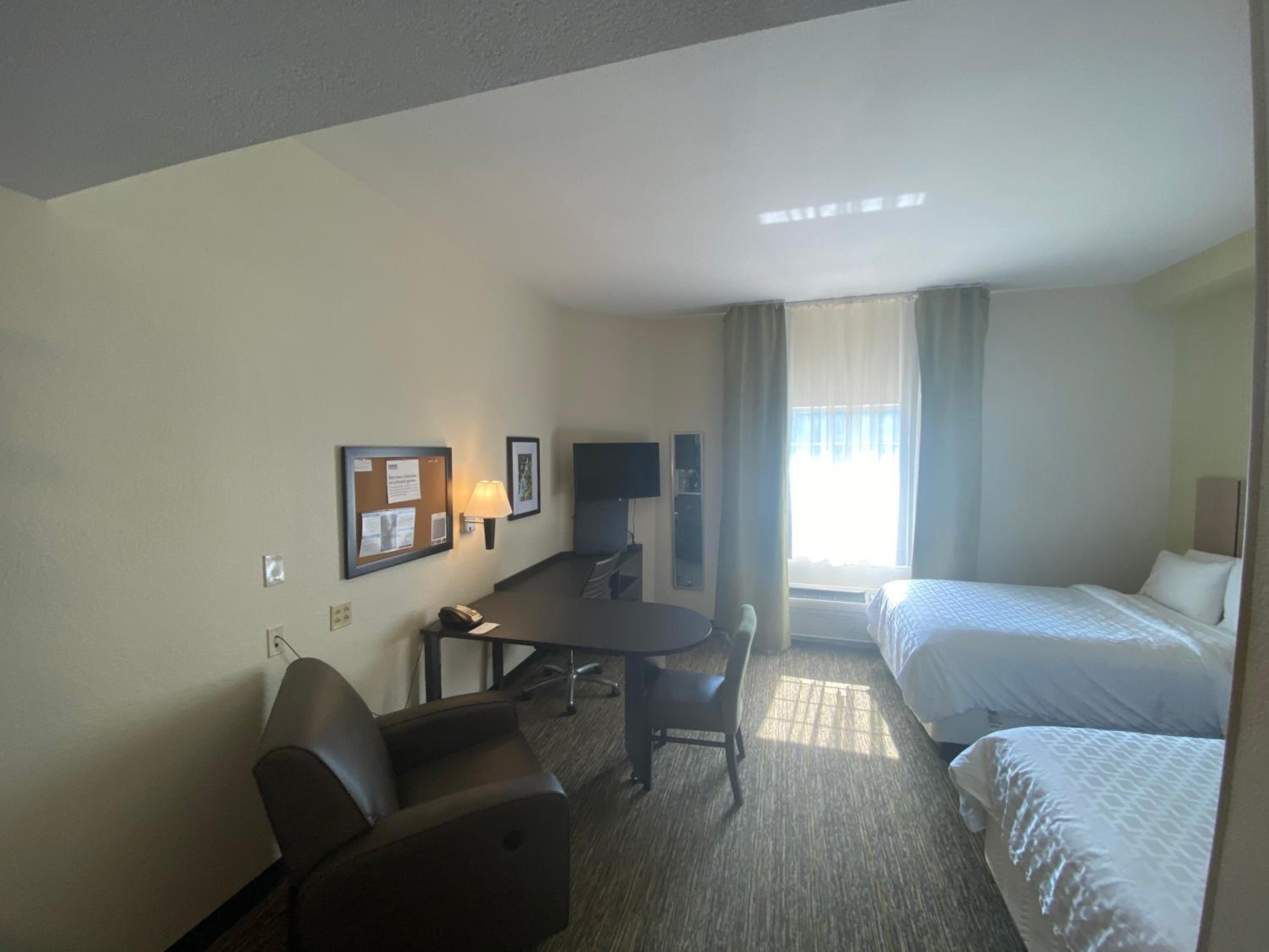 Studio Suite with Two Double Beds - Photo 1