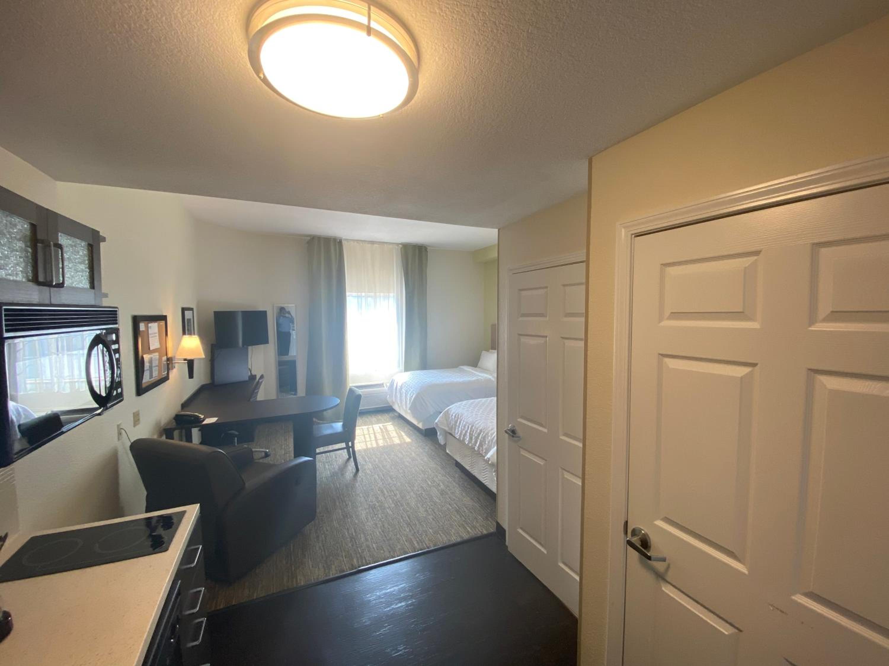 Studio Suite with Two Double Beds - Photo 2