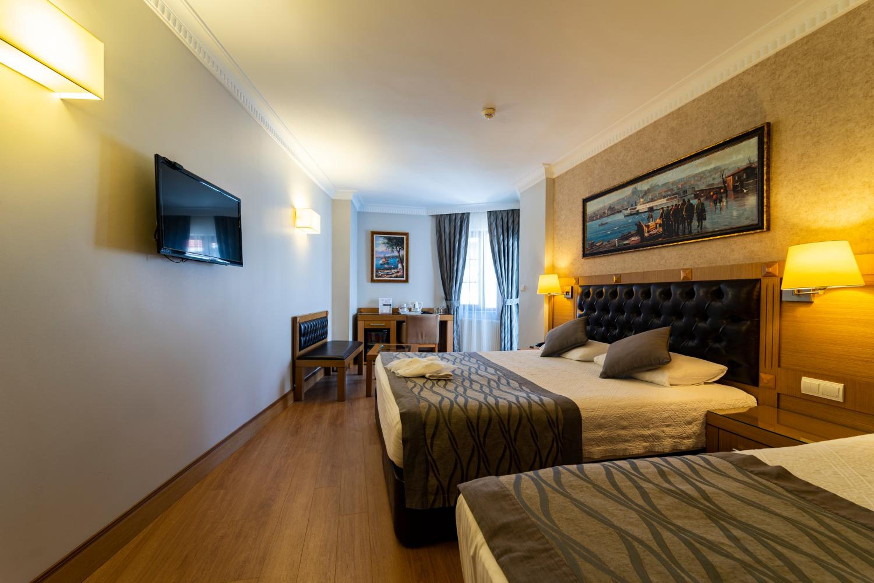 Superior Triple Room photo 2