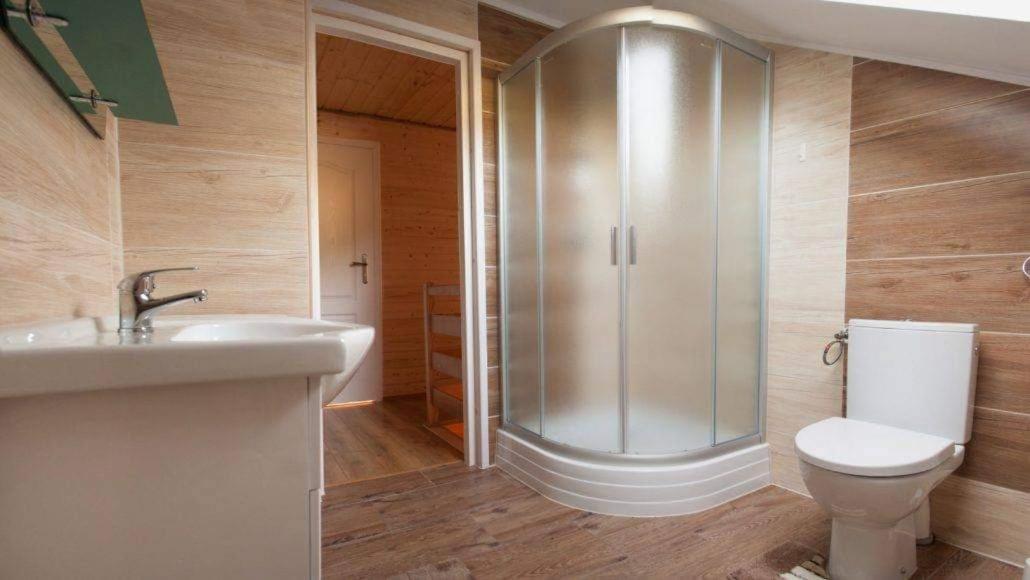 Five-Bedroom House photo 2