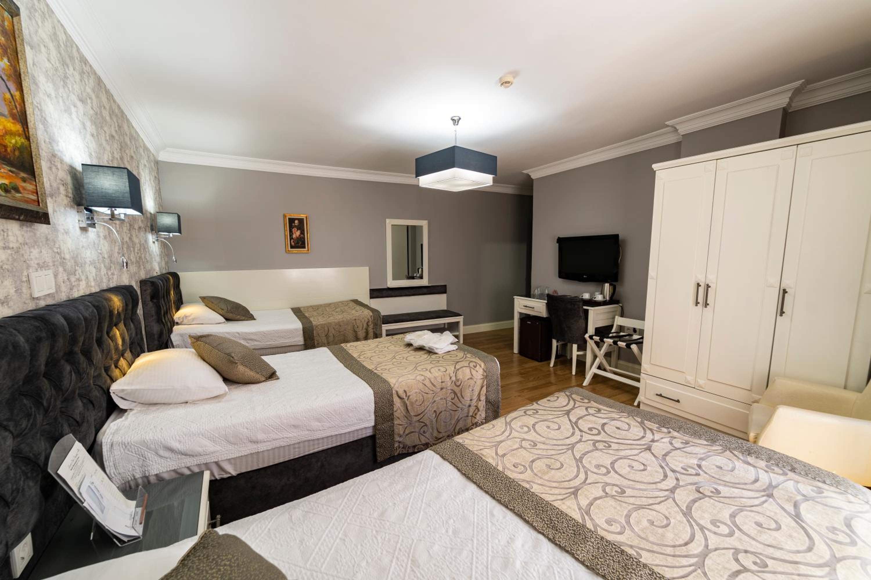 Standard Triple Room photo 2