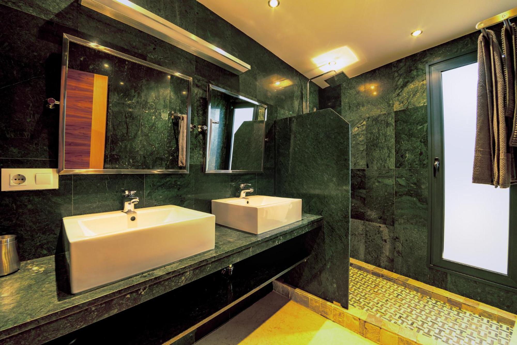 Three-Bedroom Villa photo 3