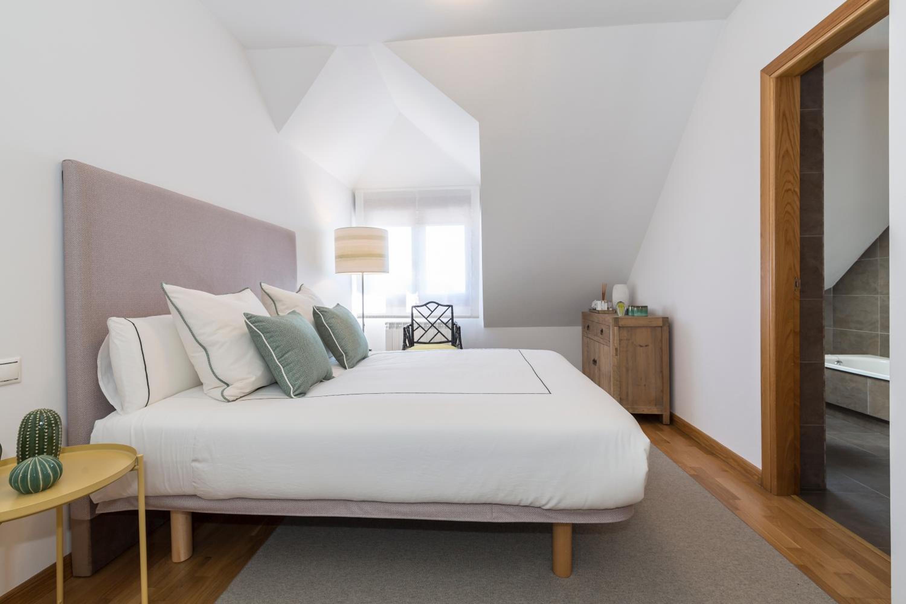 Three-Bedroom Apartment - Photo 22