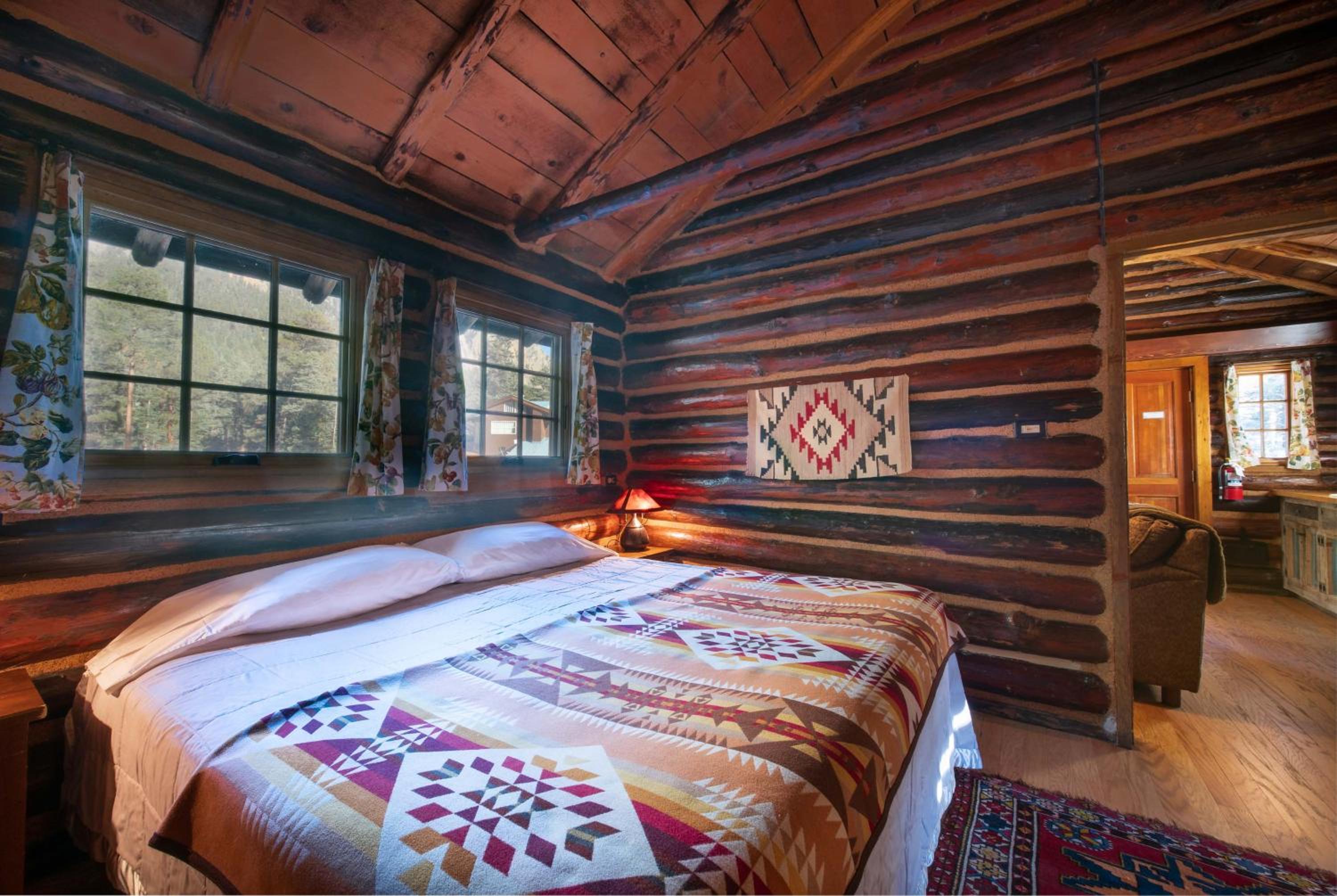 Deluxe King Room photo 1