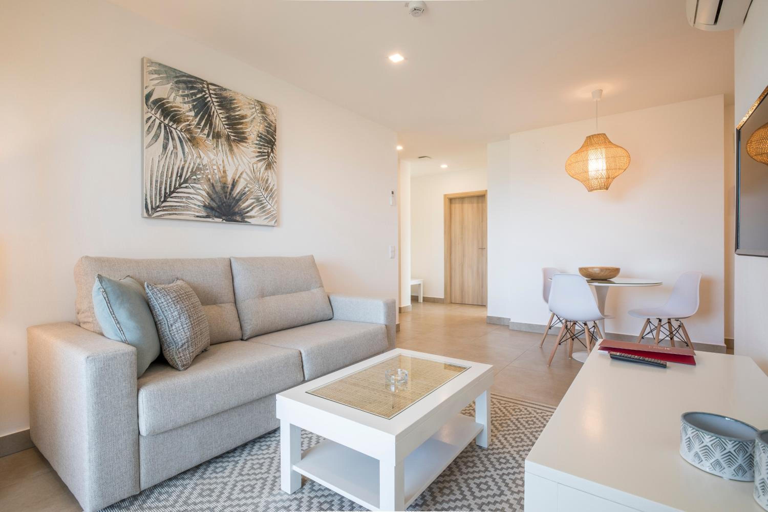 Premium One-Bedroom Apartment with Sea View - Photo 3