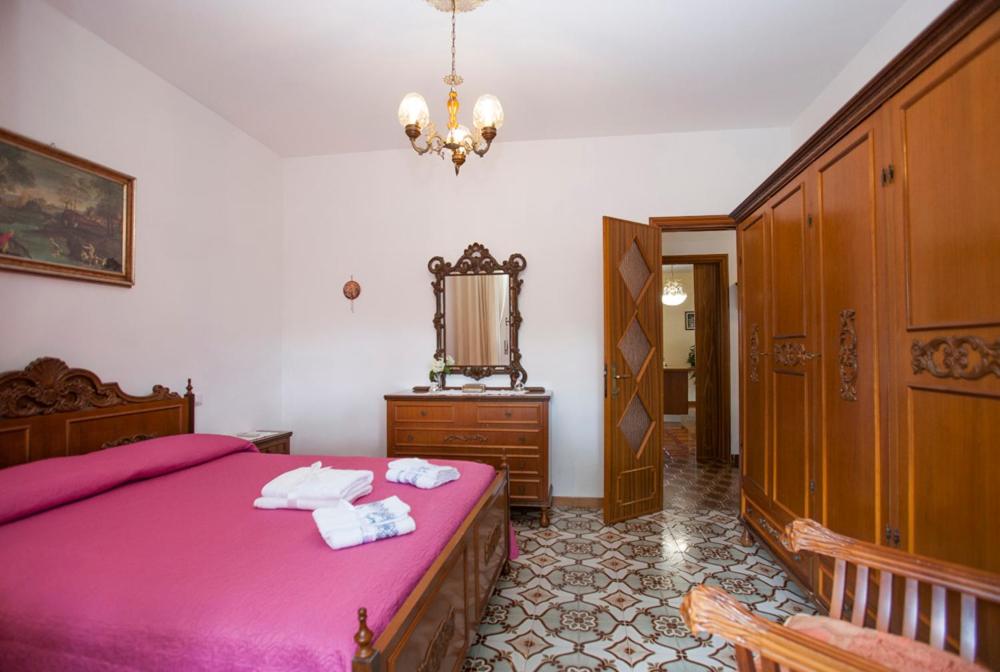Two-Bedroom House - Photo 6