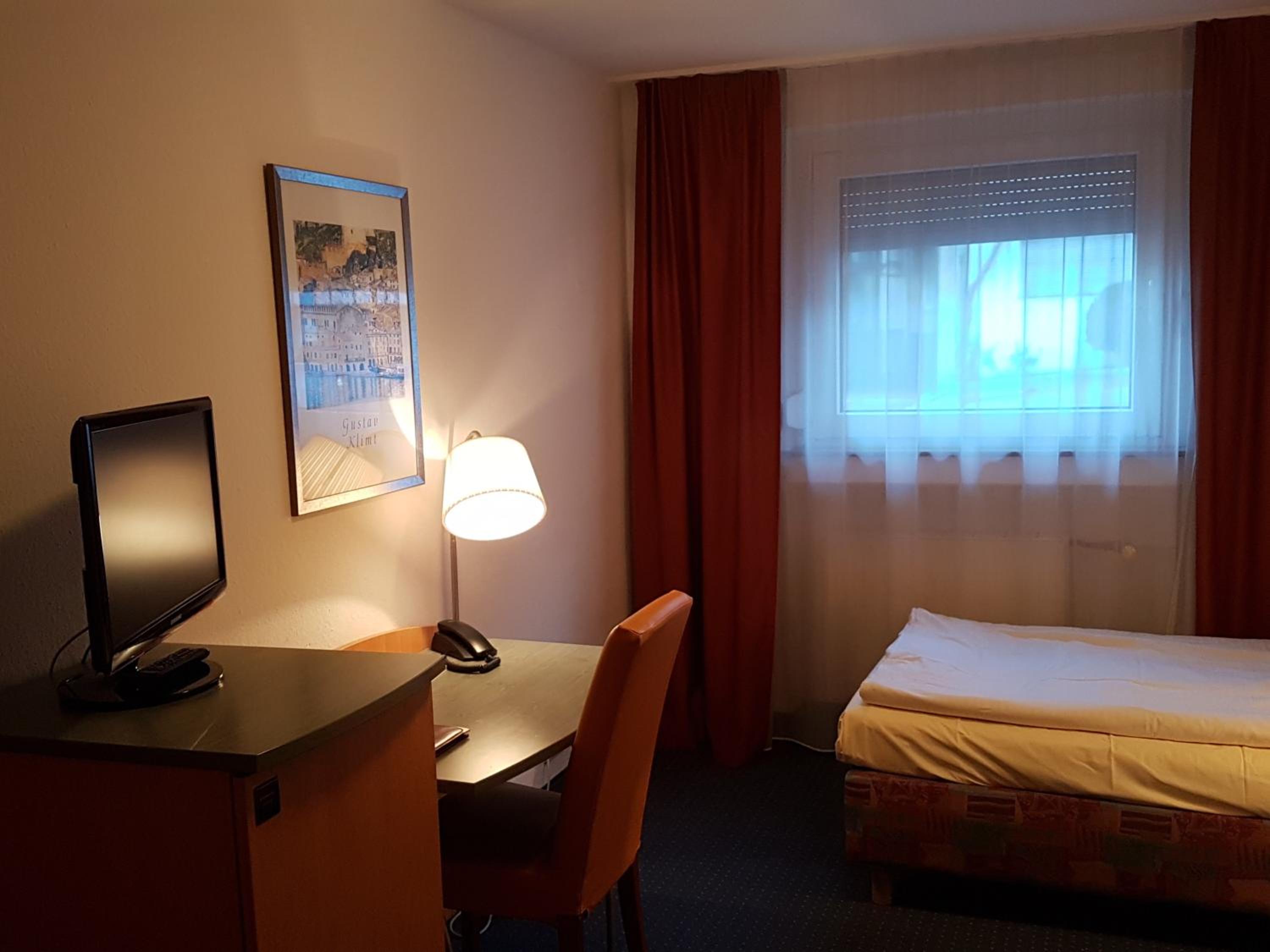 Economy Single Room