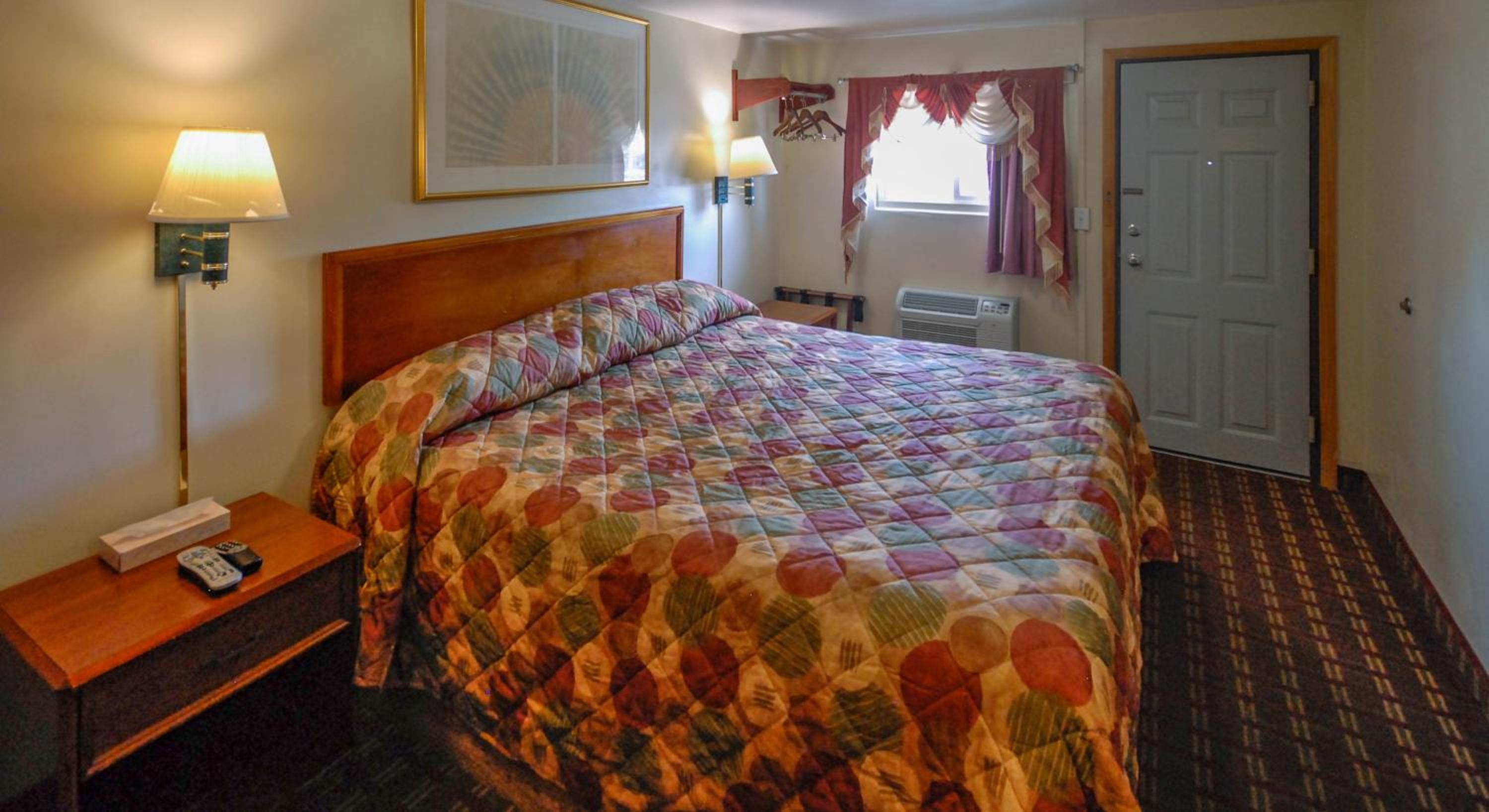 Standard King Room photo 2