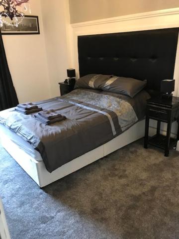 Double Room With Shared Bathroom (No Kitchen) photo 3