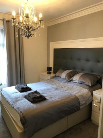 Double Room With Shared Bathroom (No Kitchen) photo 3