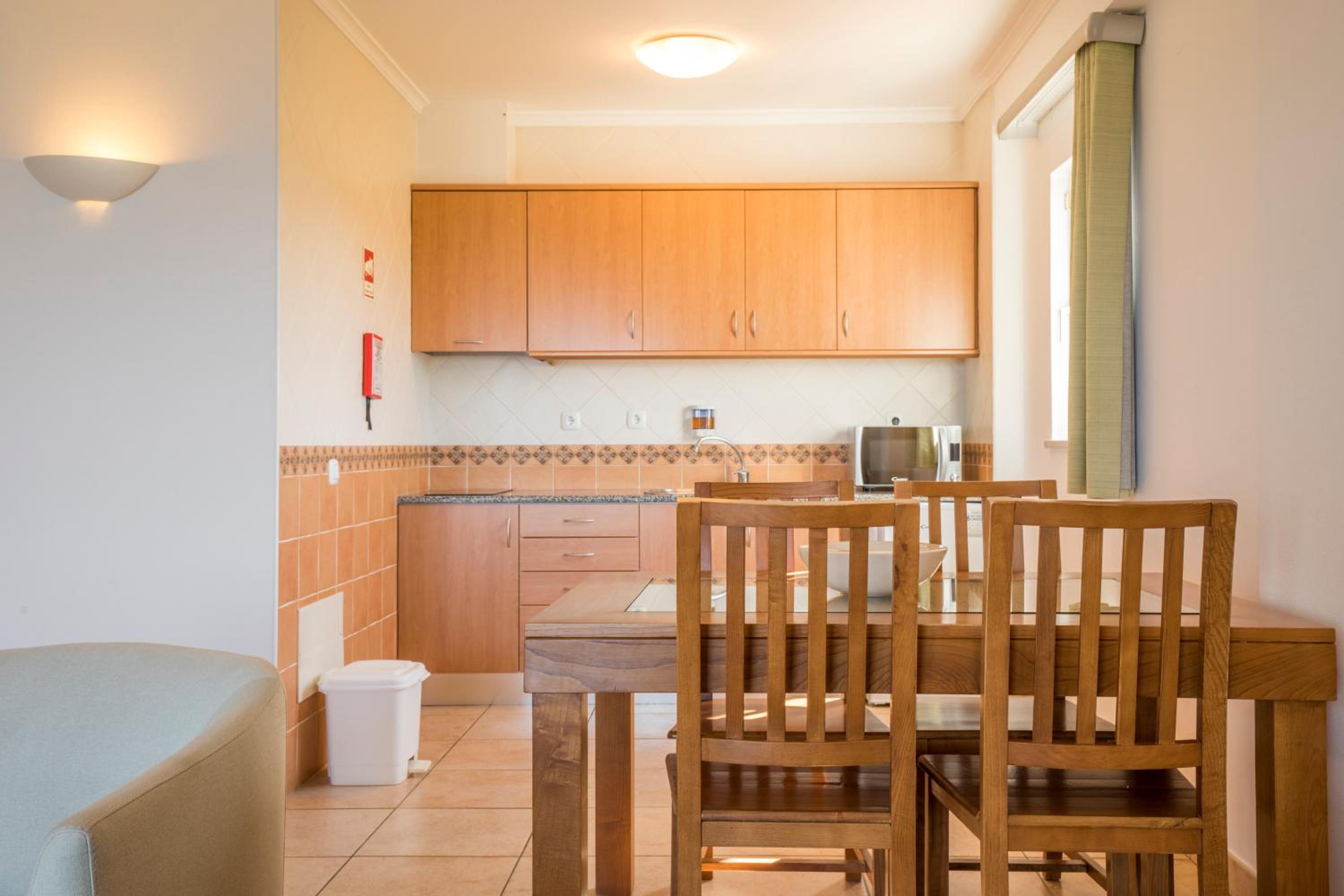 One-Bedroom Apartment with Garden View - Photo 3